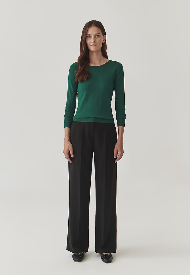CLASSIC LADIES’ SWEATER WITH ROUND NECKLINE - TESSINI CLASSIC LADIES’ SWEATER WITH ROUND NECKLINE - TESSINI ZIELONY 2