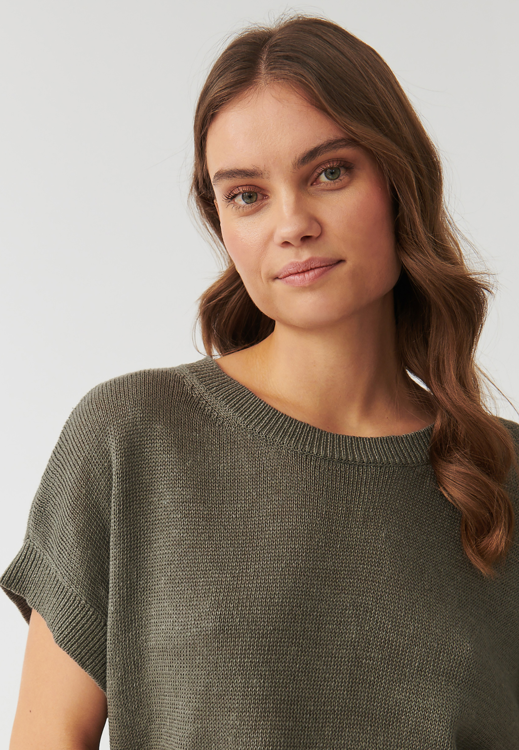 DÁMSKÝ LNĚNÝ SVETR S KRÁTKÝMI KIMONOVÝMI RUKÁVY - LIMIKO KHAKI 2