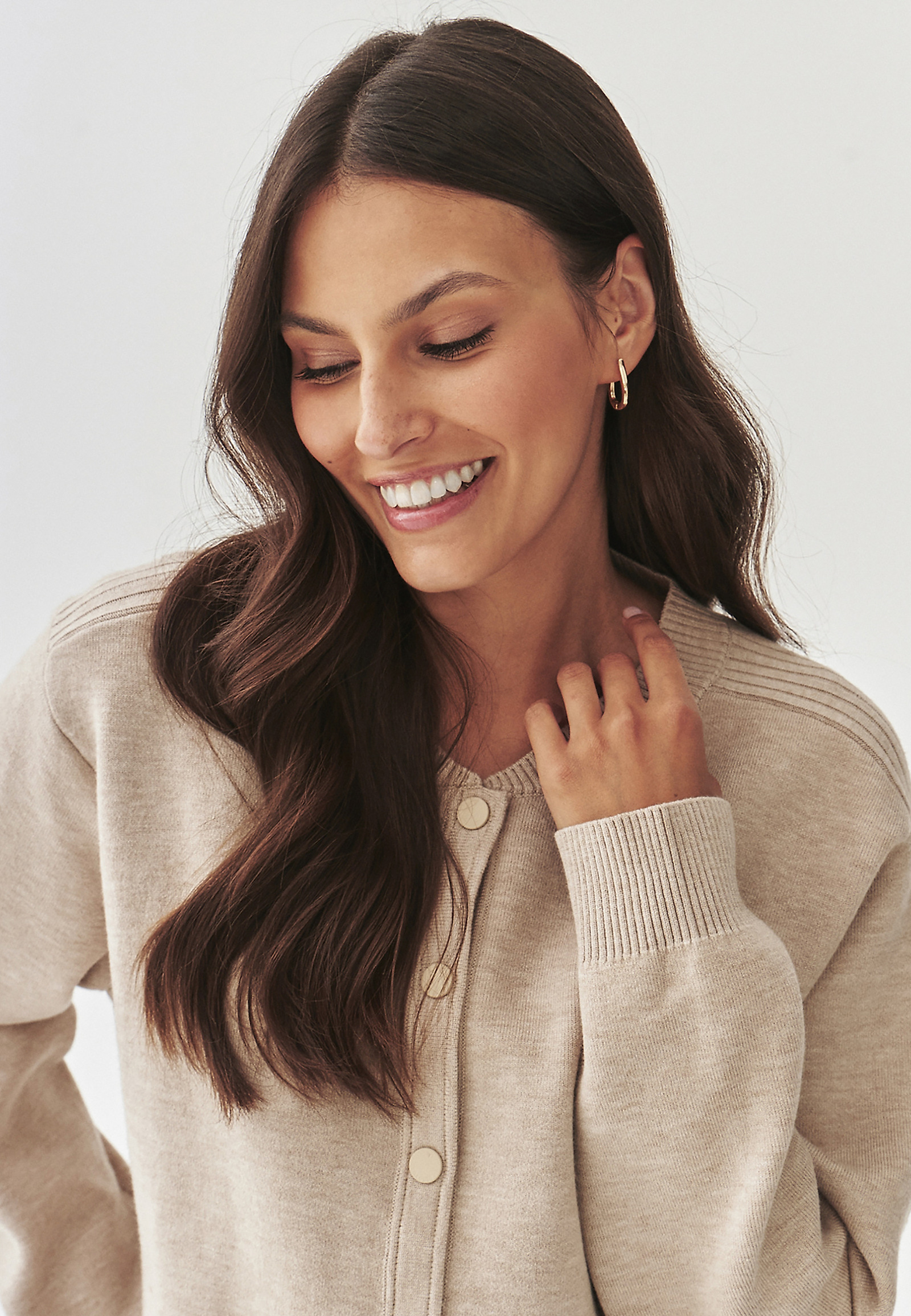 LADIES' BOMBER SWEATER WITH PRESS STUDS- ANGIE LADIES' BOMBER SWEATER WITH PRESS STUDS- ANGIE BEIGE 101021