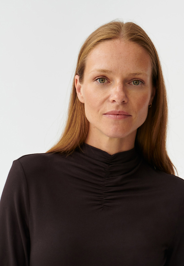 LADIES’ HALF TURTLENECK PLINO LADIES’ HALF TURTLENECK PLINO BROWN 5