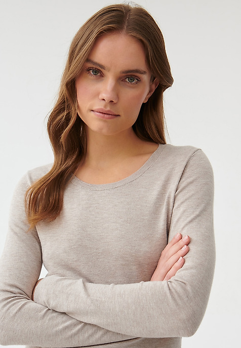 DÁMSKÝ KLASICKÝ SVETR WESSA BÉŽOVÁ 2