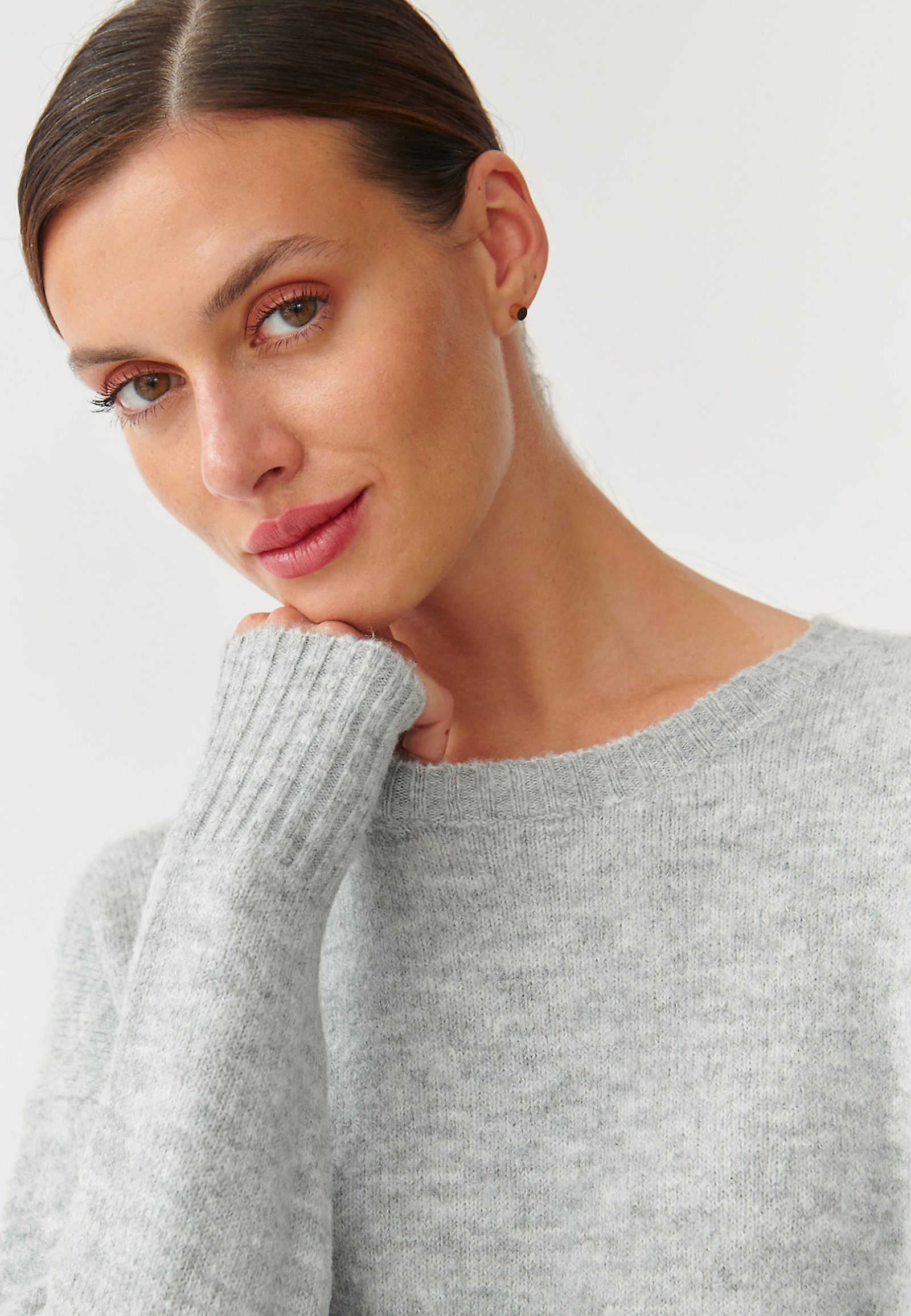 CLASSIC LADIES’ SWEATER WITH ROUND NECKLINE KOBRO CLASSIC LADIES’ SWEATER WITH ROUND NECKLINE KOBRO GREY 91725