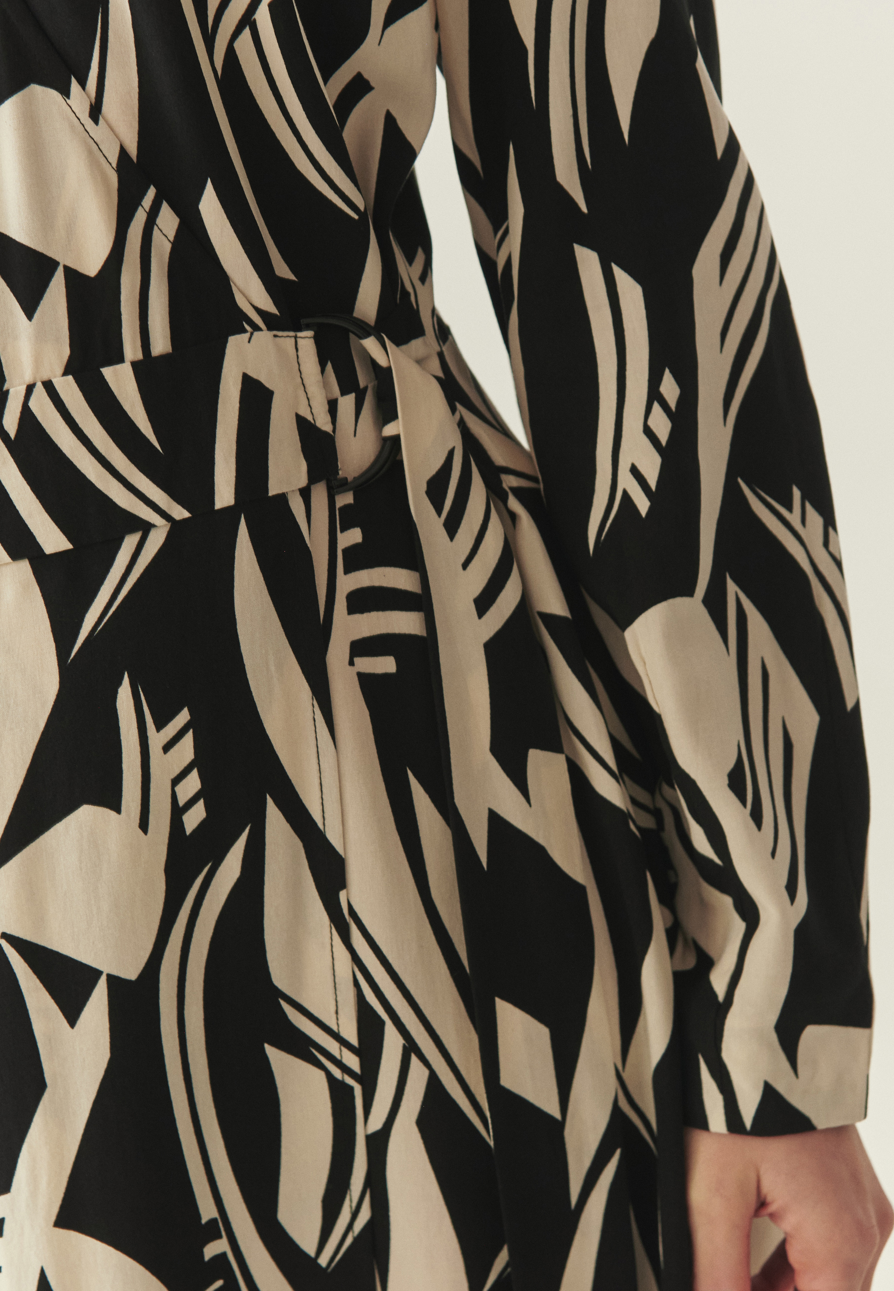 KOPERTOWA SUKIENKA Z AUTORSKIM WZOREM - GOLTE 1 CZARNY 2