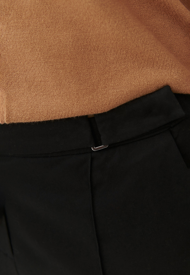 LADIES’ TROUSERS WITH STITCHED EDGES - JAKINA LADIES’ TROUSERS WITH STITCHED EDGES - JAKINA CZARNY 4