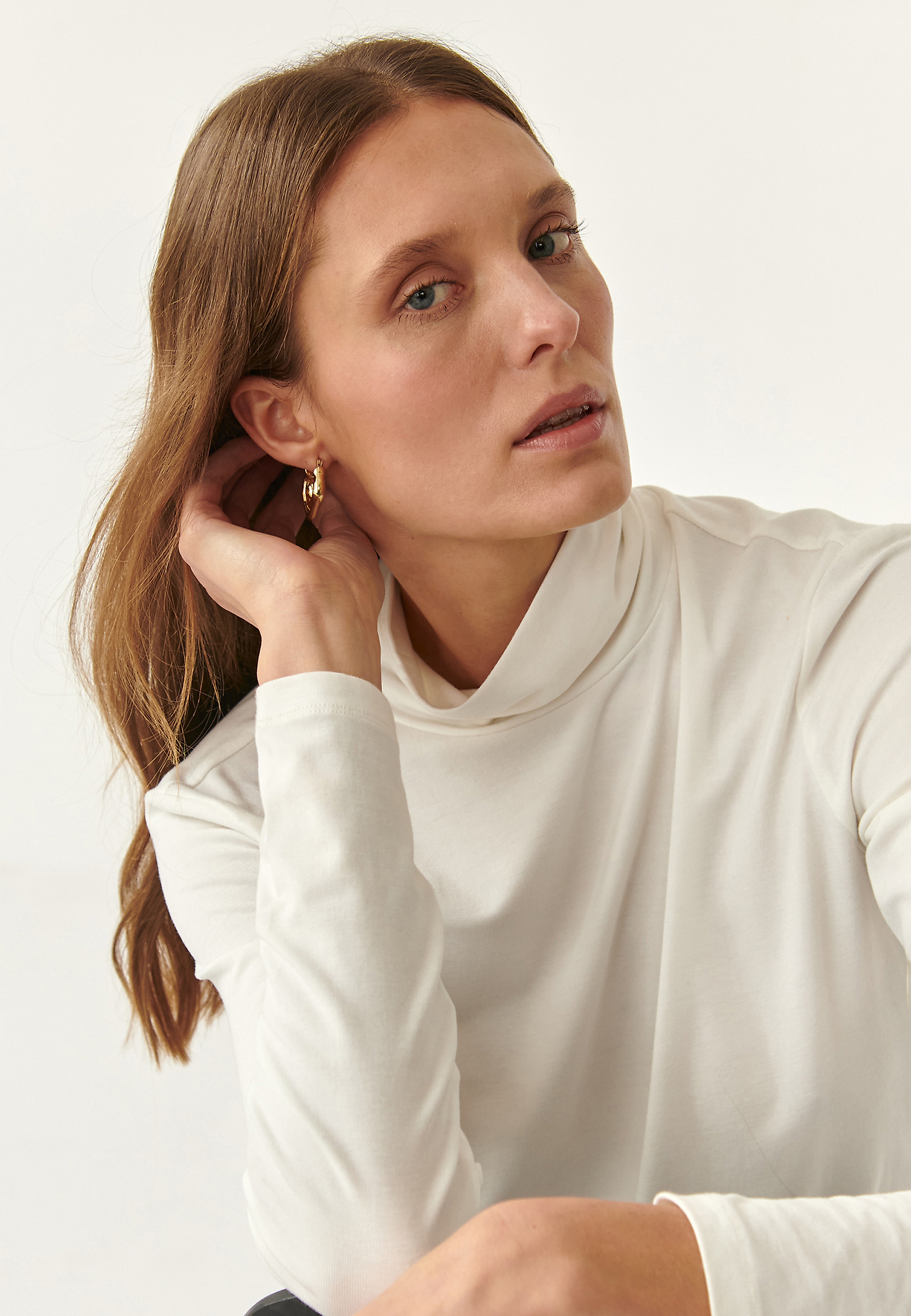 DÁMSKÁ HALENKA S ROLÁKEM GOLTIKA DÁMSKÁ HALENKA S ROLÁKEM GOLTIKA ECRU 85116