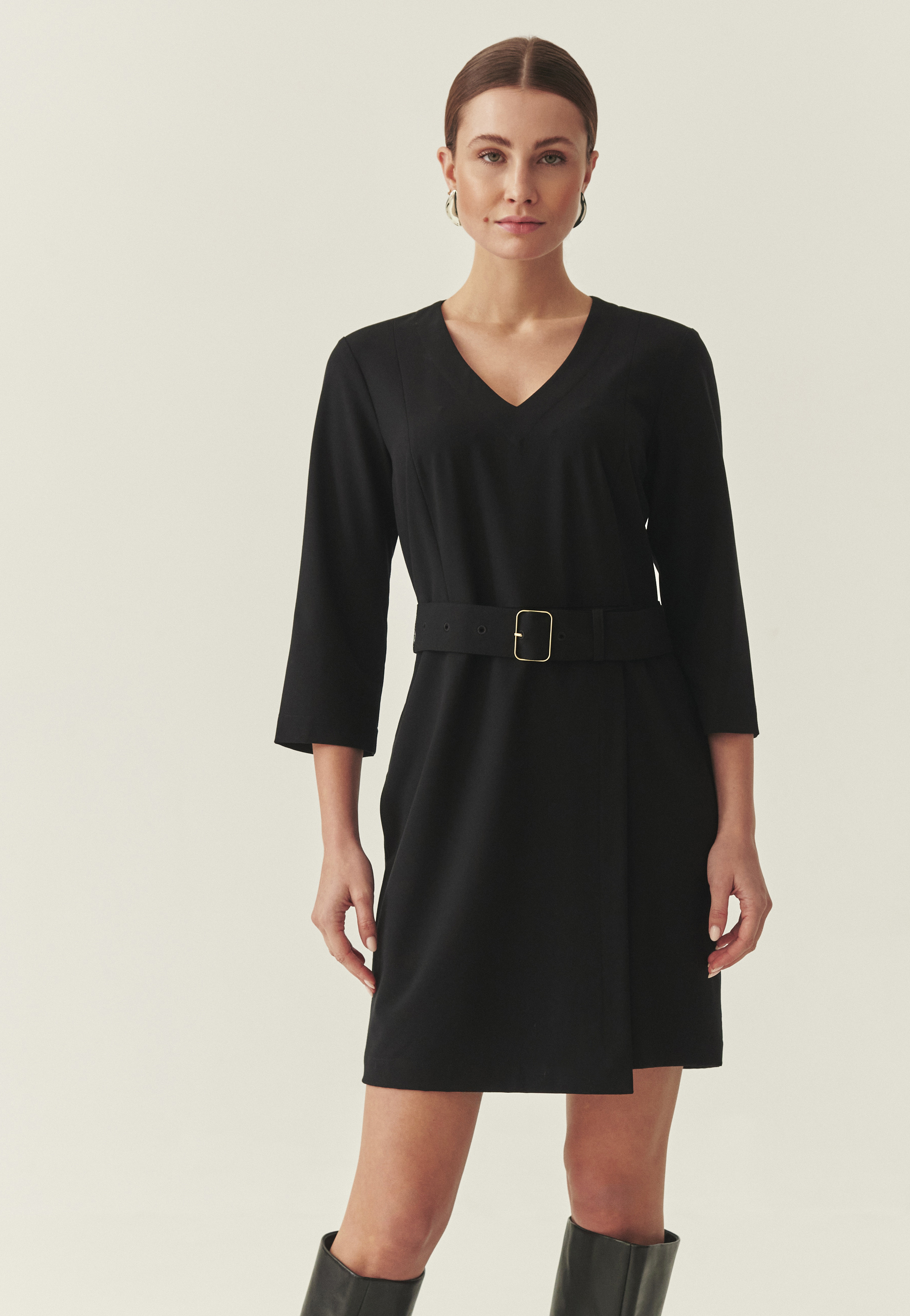 KRÁTKE ŠATY S OPASKOM - ZAKA ČIERNA 2