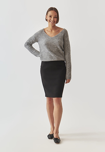 KLASYCZNA OŁÓWKOWA SPÓDNICA - PRAWIA KLASYCZNA OŁÓWKOWA SPÓDNICA - PRAWIA