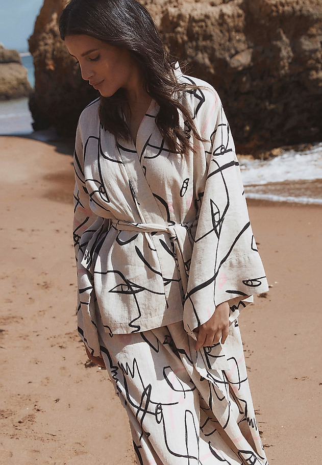 MODERN LADIES’ KIMONO BLAZER WITH A BELT - KIMONI 1 MODERN LADIES’ KIMONO BLAZER WITH A BELT - KIMONI 1 MULTIKOLOR 1