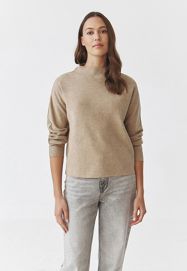 LADIES' SWEATER WITH A BOAT NECKLINE AND DECORATIVE PIPING - CORALINE LADIES' SWEATER WITH A BOAT NECKLINE AND DECORATIVE PIPING - CORALINE BEŻOWY 1