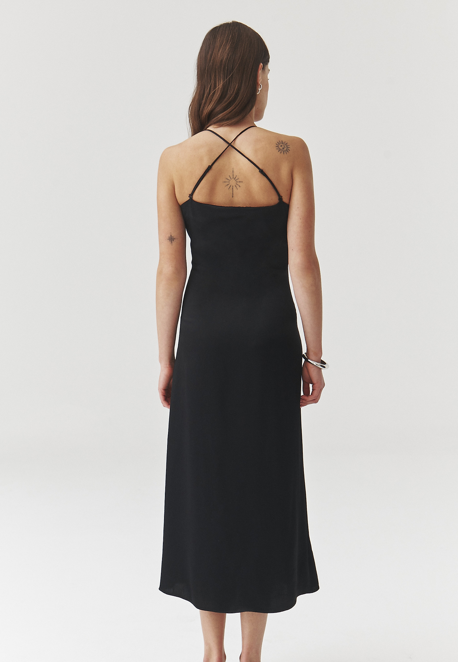 SATIN MIDI RUHA — MEI SATIN MIDI RUHA — MEI FEKETE 107494