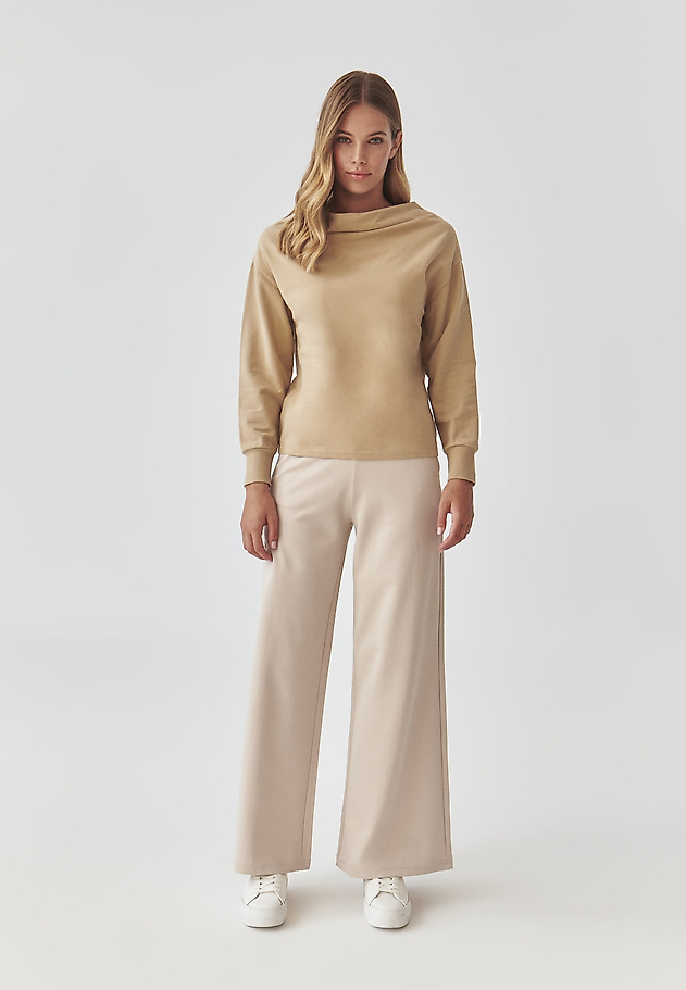 STYLISH LADIES’ SWEATSHIRT WITH WATER NECKLINE - MALIA STYLISH LADIES’ SWEATSHIRT WITH WATER NECKLINE - MALIA BEŻOWY 2