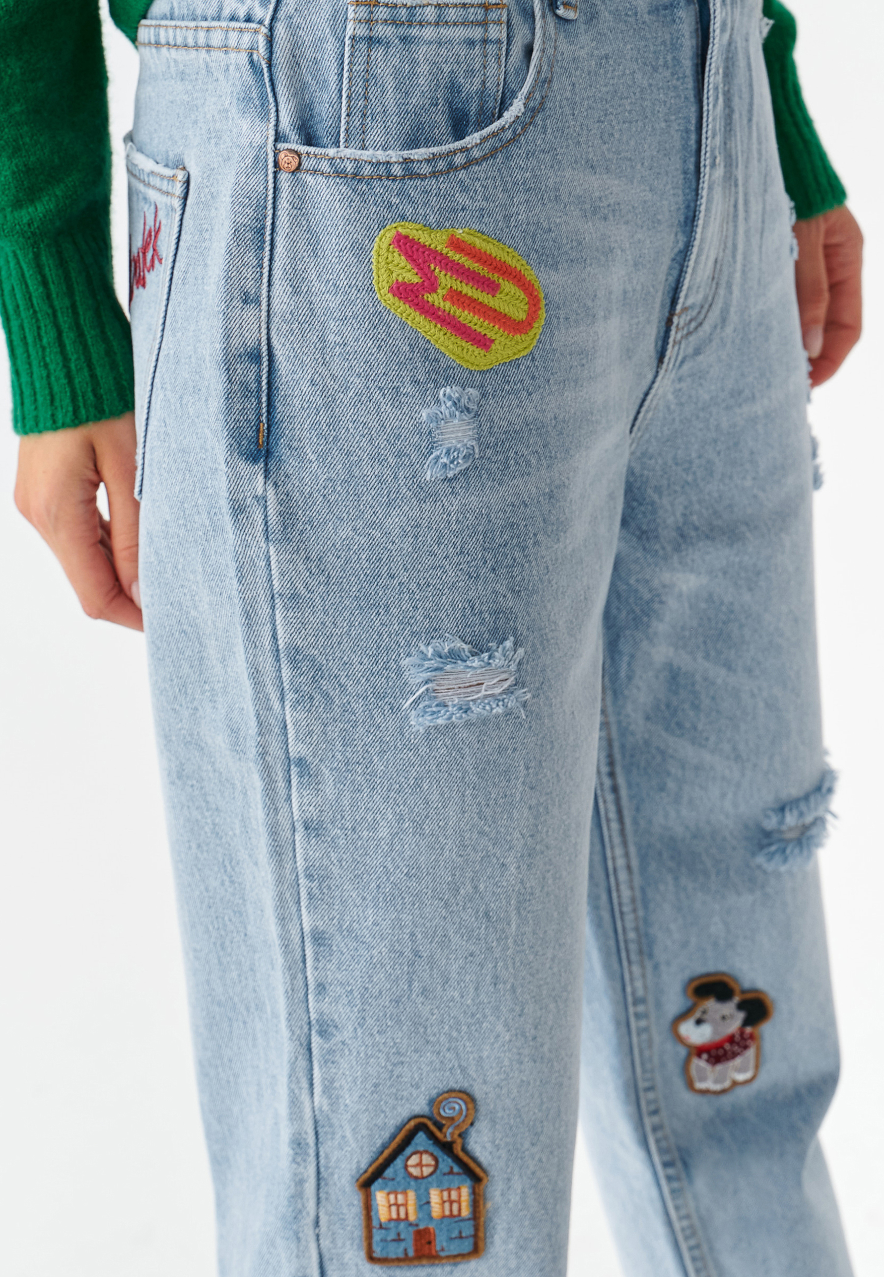 SPODNIE DAMSKIE DENIMOWE Z NASZYWKAMI I HAFTAMI MISKO