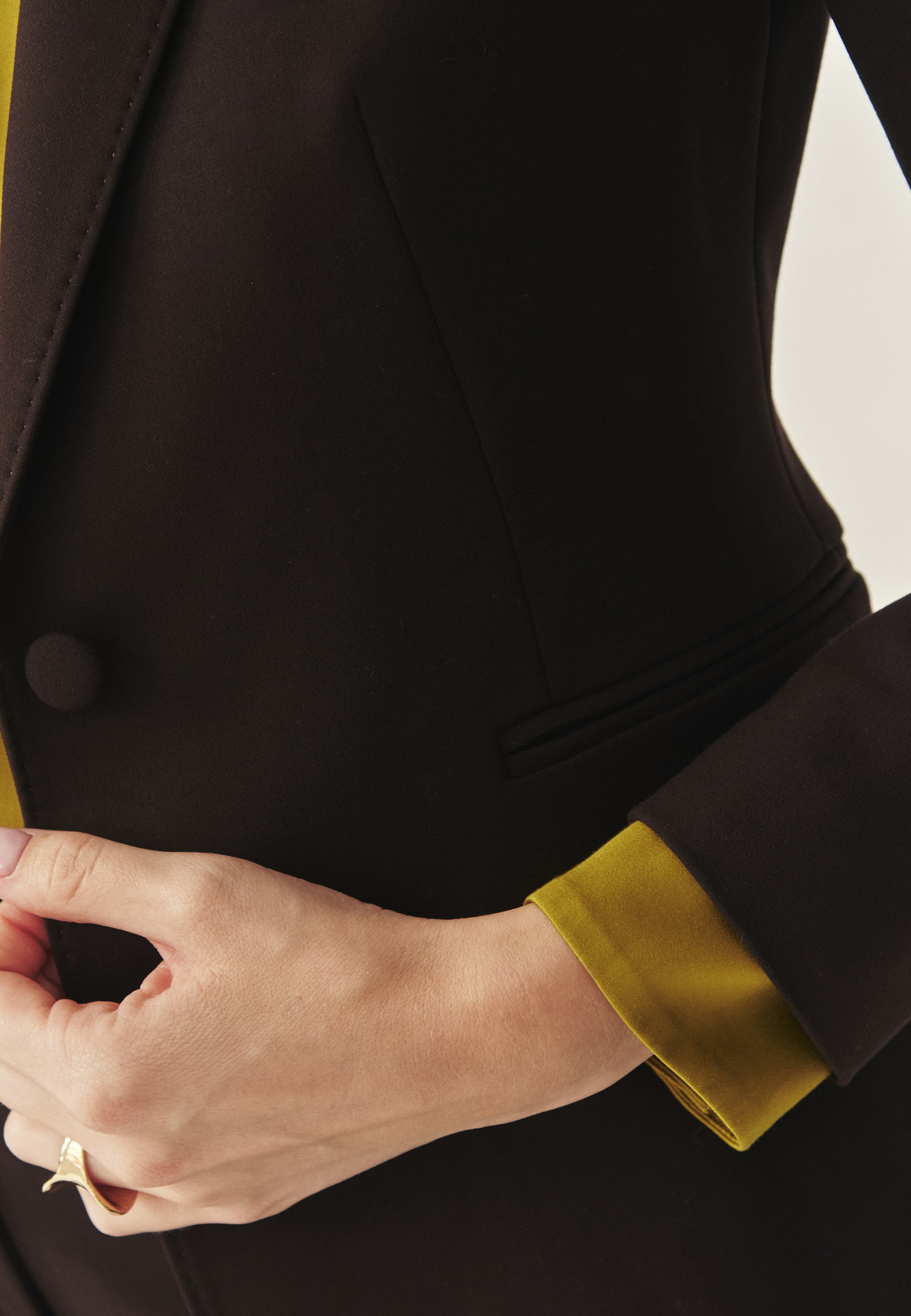 TAILORED JACKET IN DARK CHOCOLATE BROWN - KAREMA 4 RJAVA 2