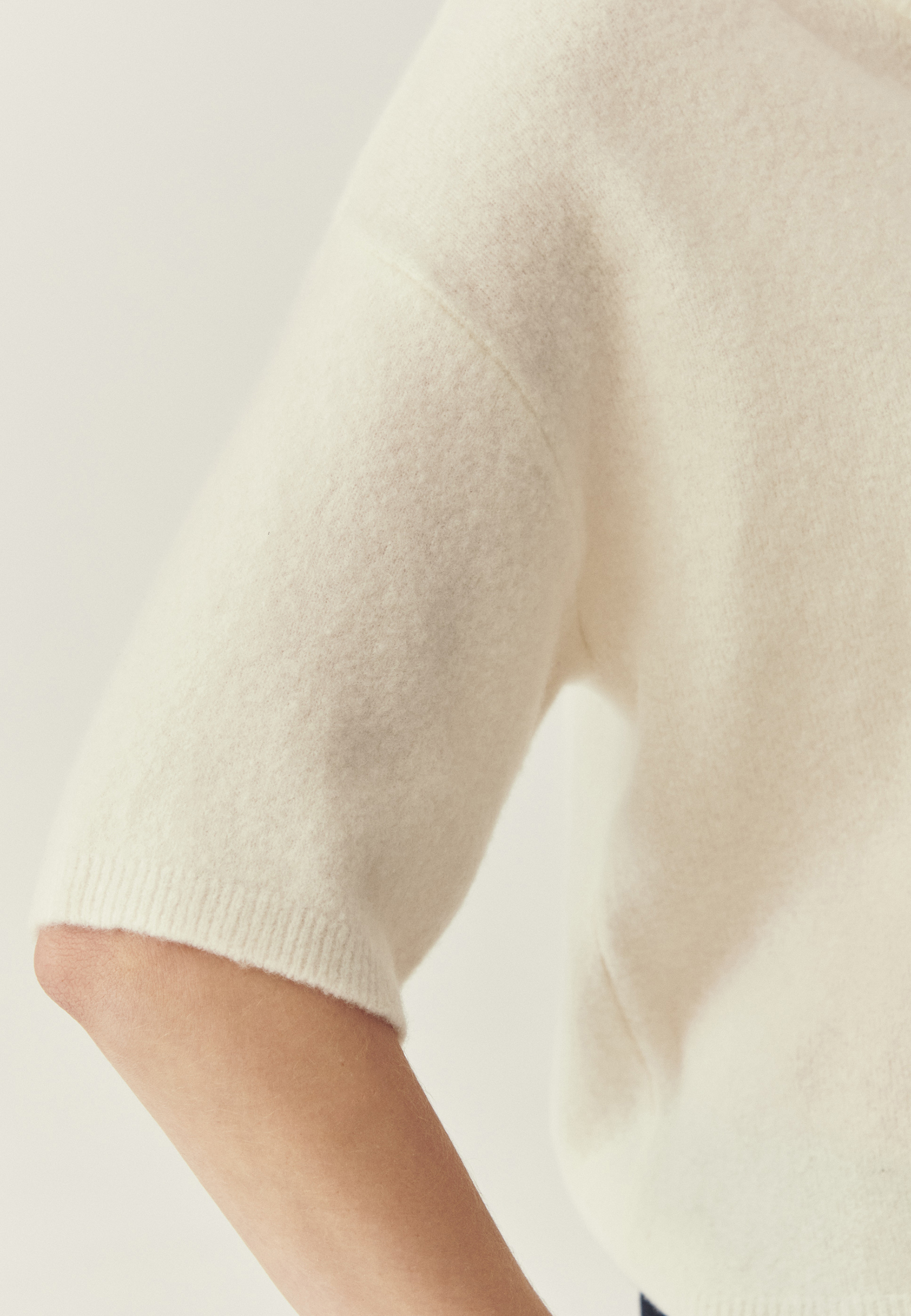 WEŁNIANY SWETER Z RĘKAWEM DO ŁOKCIA - ASH ECRU 2