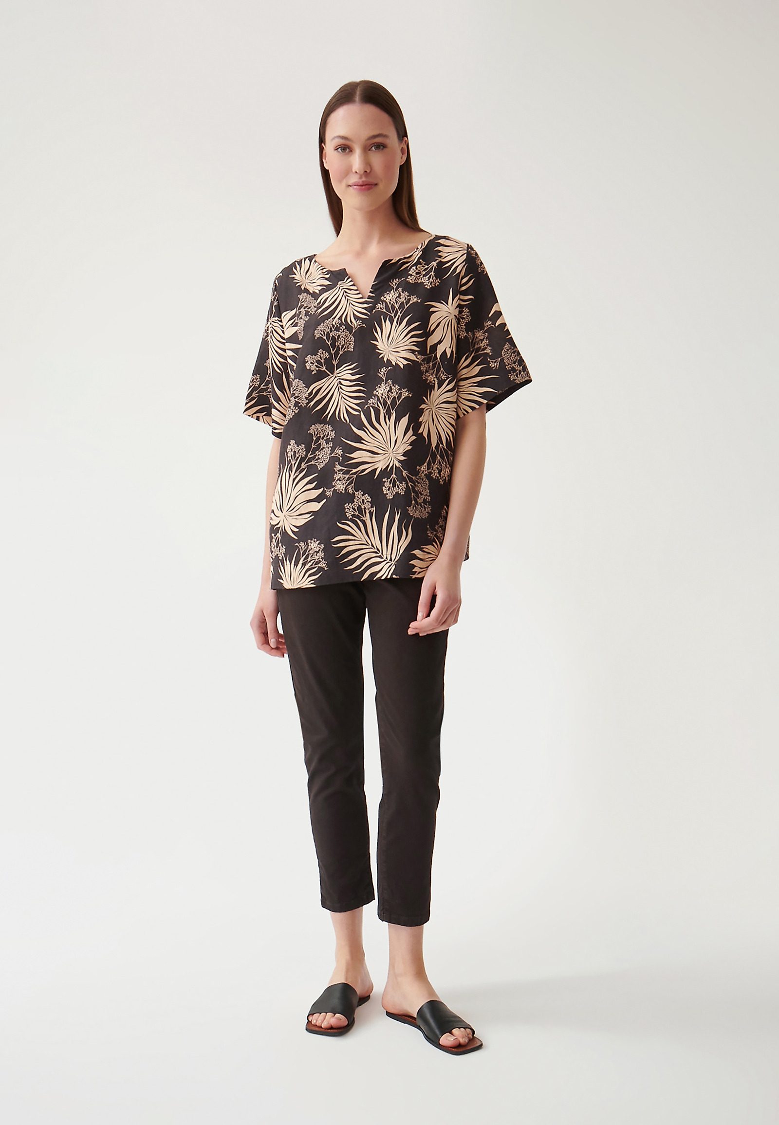 HÖLGYBLOUSE NÖVÉNYMINTÁVAL MATYLDANA HÖLGYBLOUSE NÖVÉNYMINTÁVAL MATYLDANA TÖBBSZÍNŰ 89049