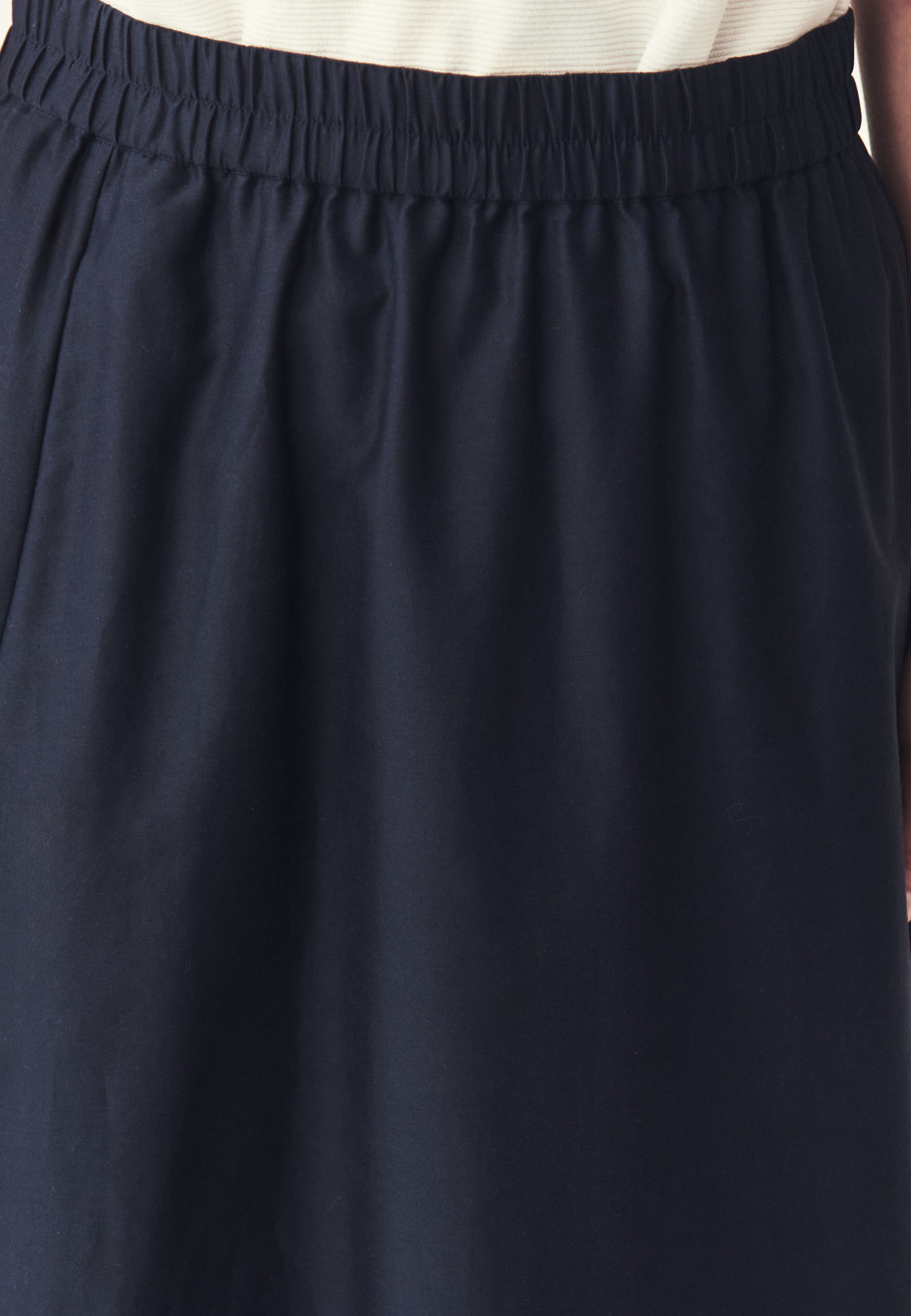 BAWEŁNIANA SPÓDNICA Z HAFTEM - OPTITA GRANATOWY 2