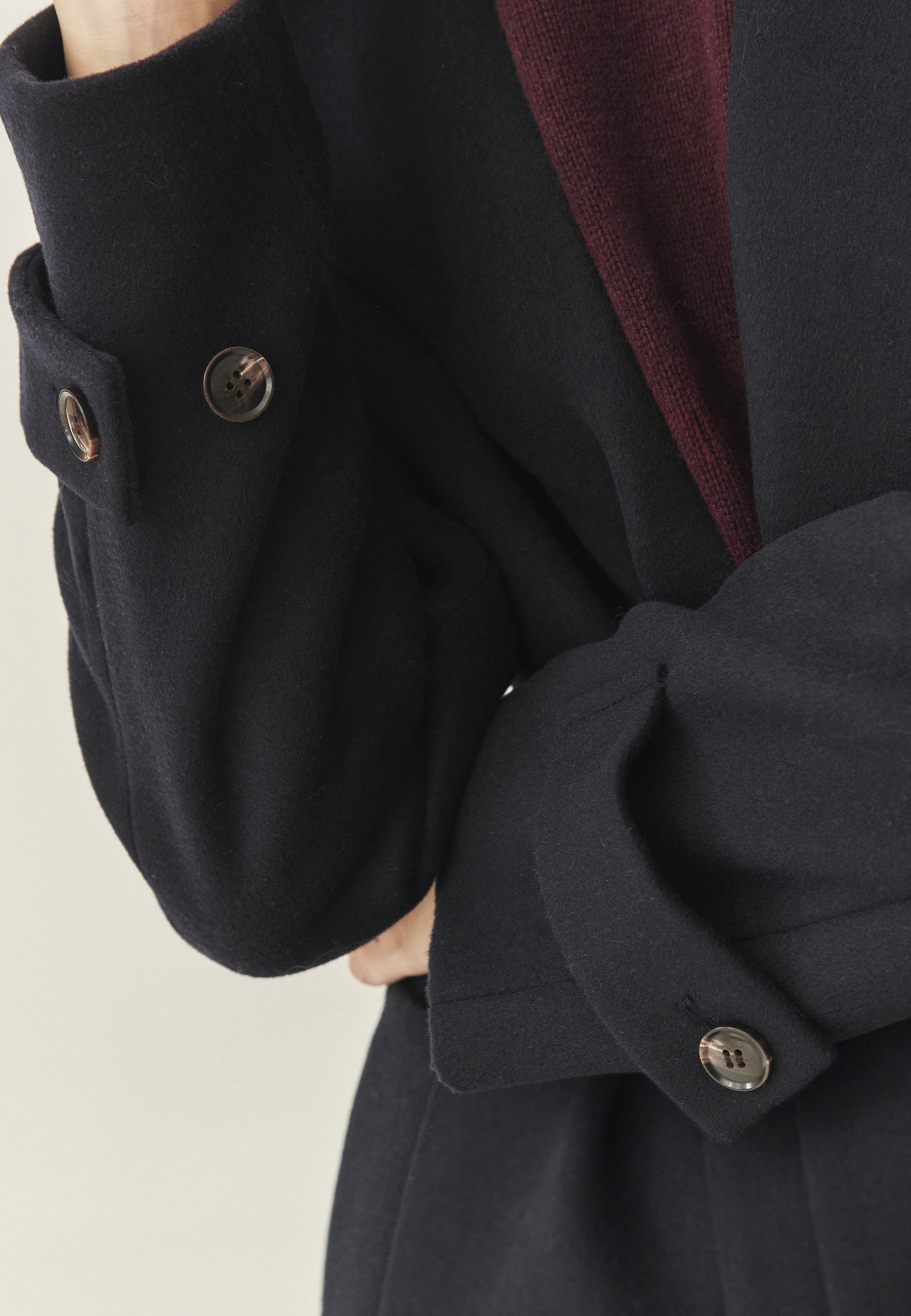 VLNENÝ KABÁT S OPASKOM - SIDE NÁMORNÍCKA MODRÁ 2