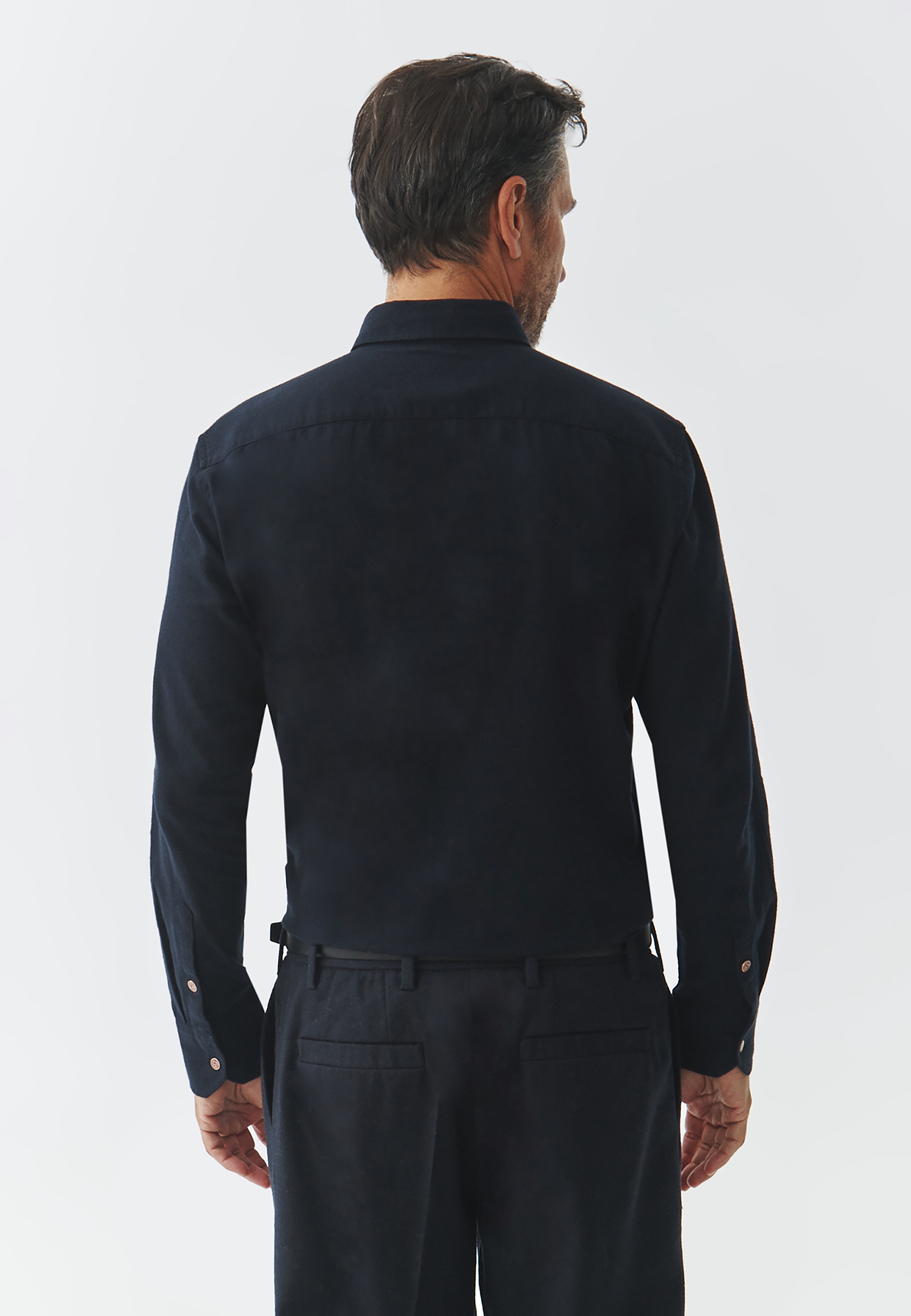 BAWEŁNIANA KOSZULA MĘSKA O DOPASOWANYM KROJU — MARCO 5 GRANATOWY 2