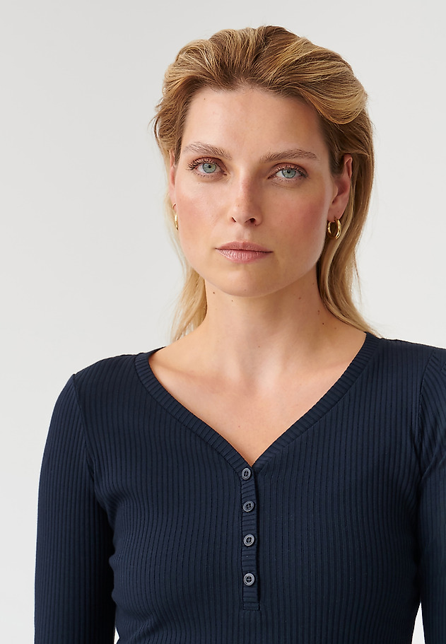 DÁMSKÁ ÚPLETOVÁ HALENKA S KNOFLÍKY LAROY DÁMSKÁ ÚPLETOVÁ HALENKA S KNOFLÍKY LAROY TMAVĚ MODRÁ 1