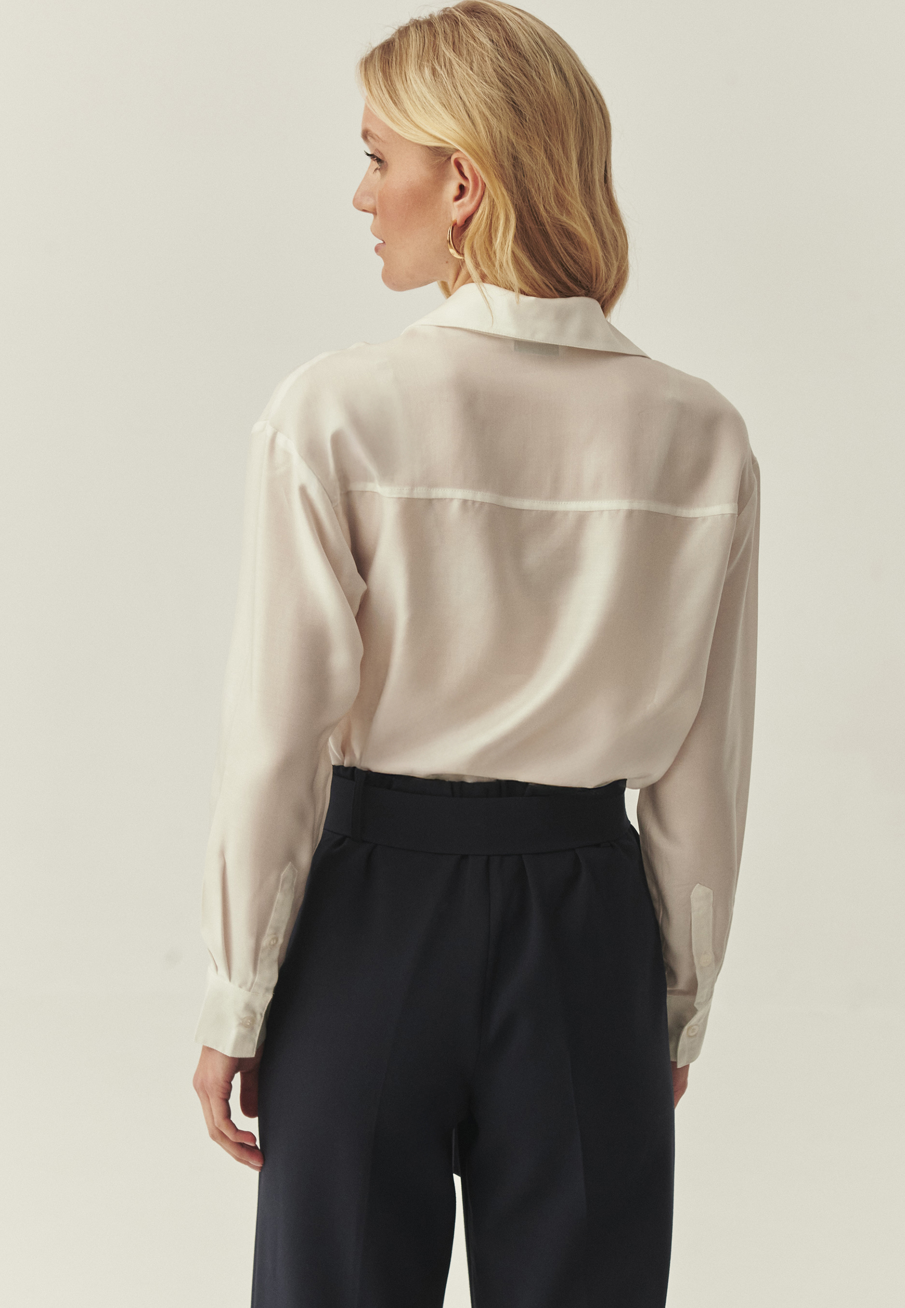 SWOBODNA KOSZULA Z LYOCELLU TENCEL™ -  FREYA