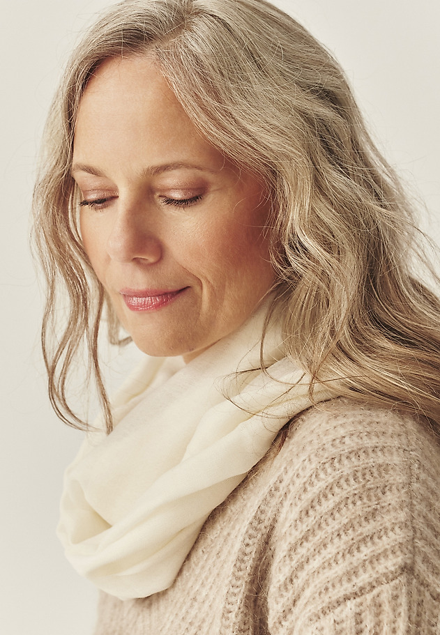 DÁMSKÁ VLNĚNÁ ŠÁLA – EDORI DÁMSKÁ VLNĚNÁ ŠÁLA – EDORI ECRU 1