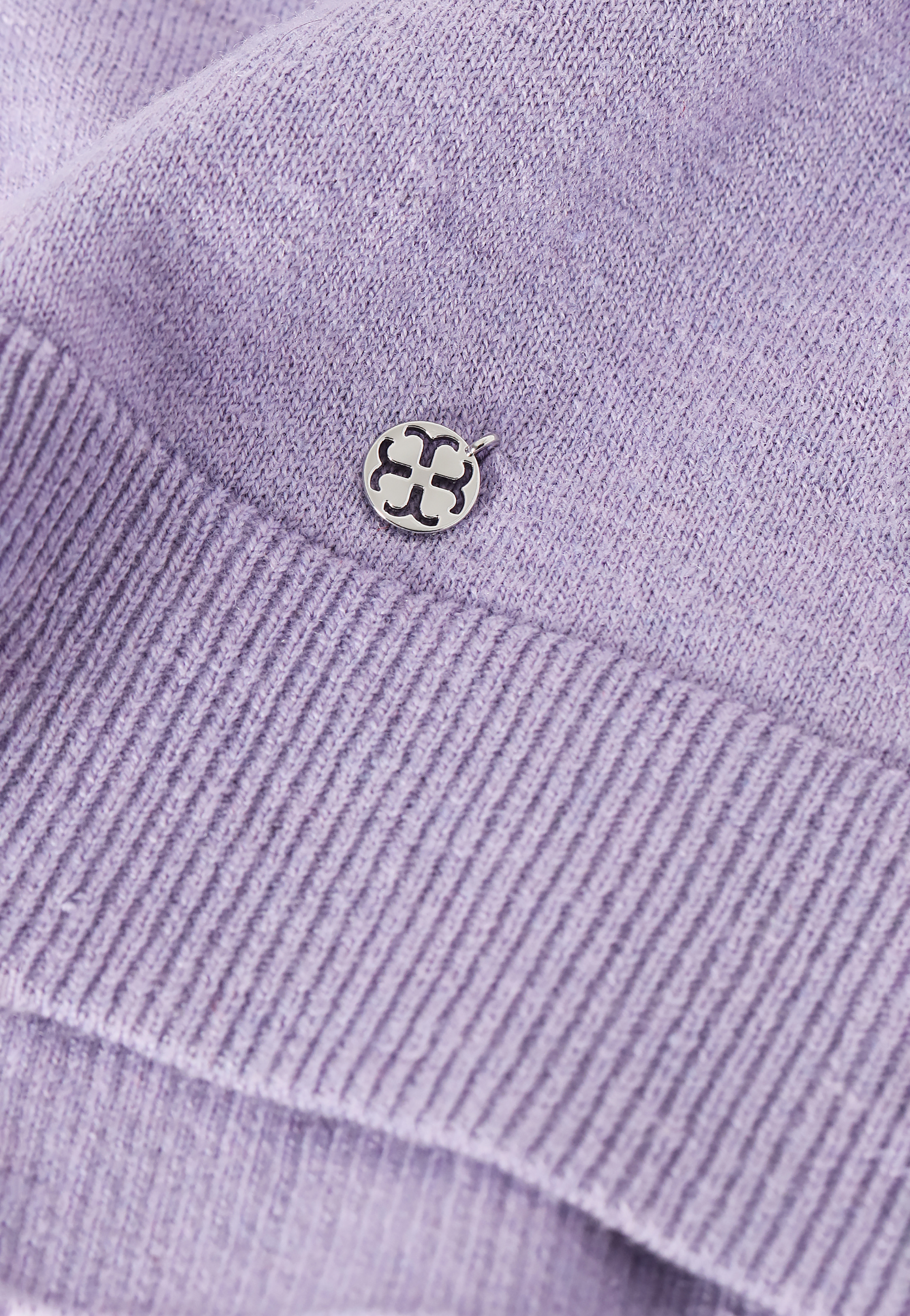 DÁMSKÝ VOLNÝ SVETR BASKO