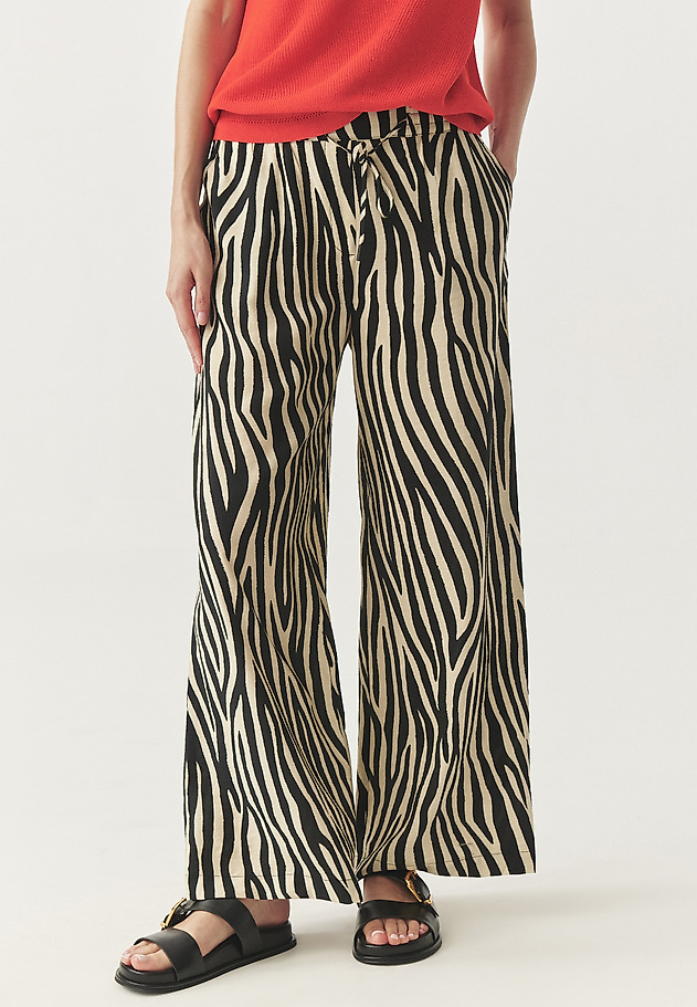 PATTERNED TROUSERS WITH WIDE LEG - NAMALIKO 3 PATTERNED TROUSERS WITH WIDE LEG - NAMALIKO 3 CZARNY 3