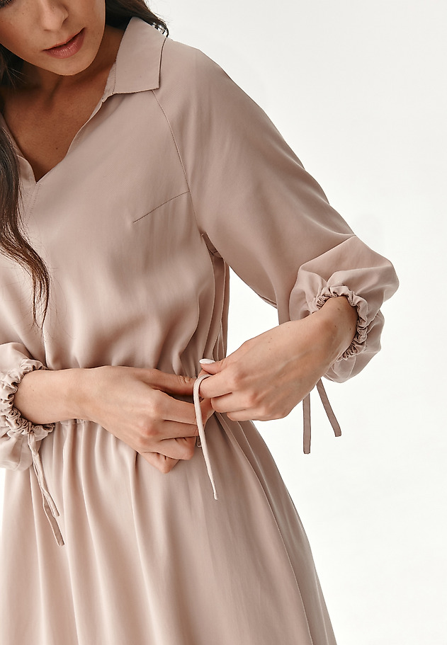 LADIES' MIDI DRESS IN BEIGE MALTA LADIES' MIDI DRESS IN BEIGE MALTA BEŻOWY 4