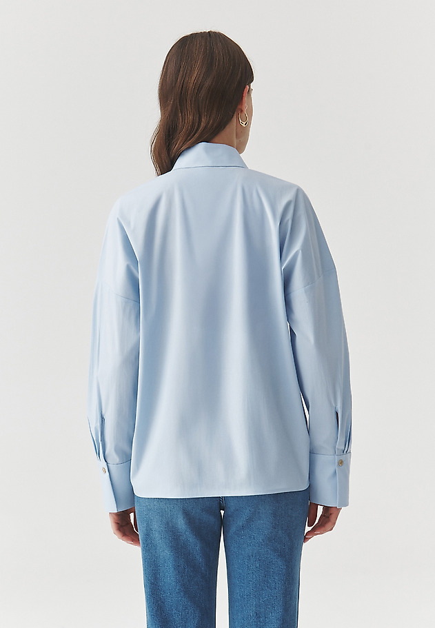 PASTELNA BLUZA Z OVRATNIKOM - LOTARI PASTELNA BLUZA Z OVRATNIKOM - LOTARI MODRA 4