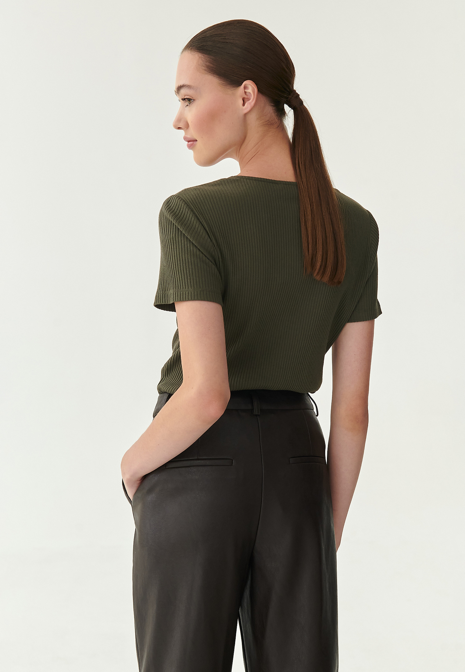 PROSTA BLUZKA DAMSKA FILOMI PROSTA BLUZKA DAMSKA FILOMI KHAKI 80925