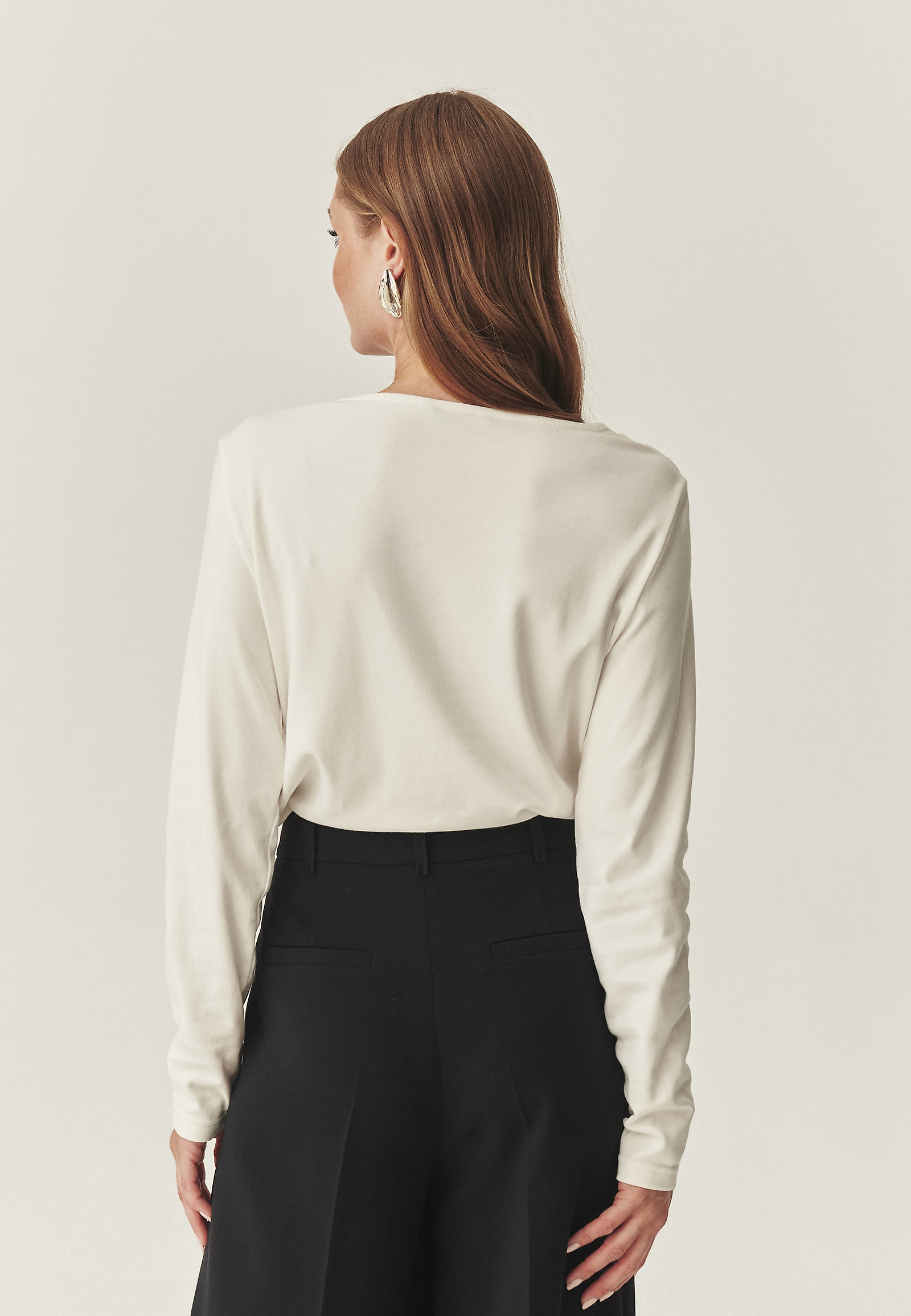 CLASSIC BLOUSE VÍZSZERŰ KIVÁGÁSSAL - RITA CLASSIC BLOUSE VÍZSZERŰ KIVÁGÁSSAL - RITA EKRÜ 115369