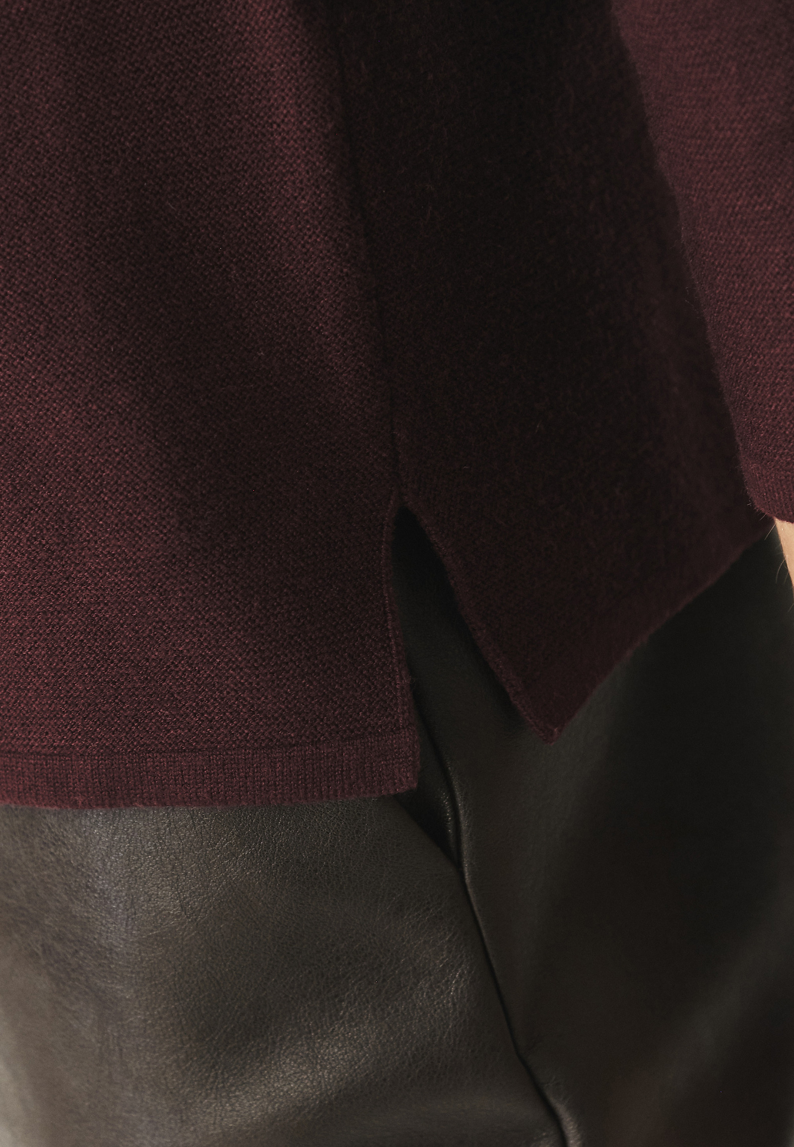 KLASYCZNY SWETER DAMSKI Z RĘKAWEM 3/4 I KIESZONKAMI - ADELLE KLASYCZNY SWETER DAMSKI Z RĘKAWEM 3/4 I KIESZONKAMI - ADELLE FIOLETOWY 117186