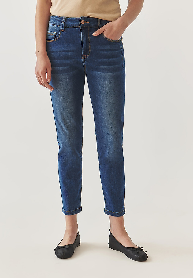 FITTED LADIES’ JEANS WITH DECORATIVE FRONT SEAMS - SARO 2 FITTED LADIES’ JEANS WITH DECORATIVE FRONT SEAMS - SARO 2 BLUE 2