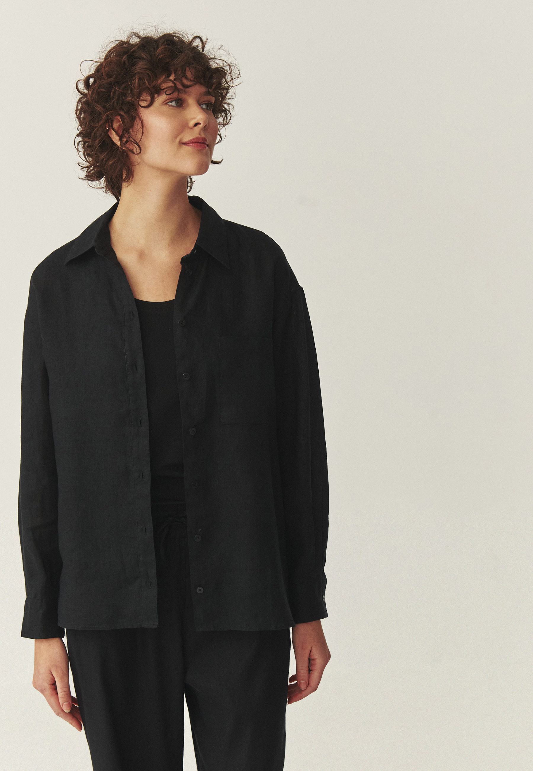 CĂMAȘĂ DIN IN, CU CROIALĂ LARGĂ - HANNA 1 NEGRU 2