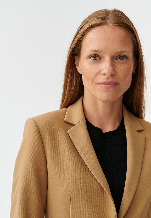LADIES’ FITTED BLAZER REMA LADIES’ FITTED BLAZER REMA BEŻOWY 4