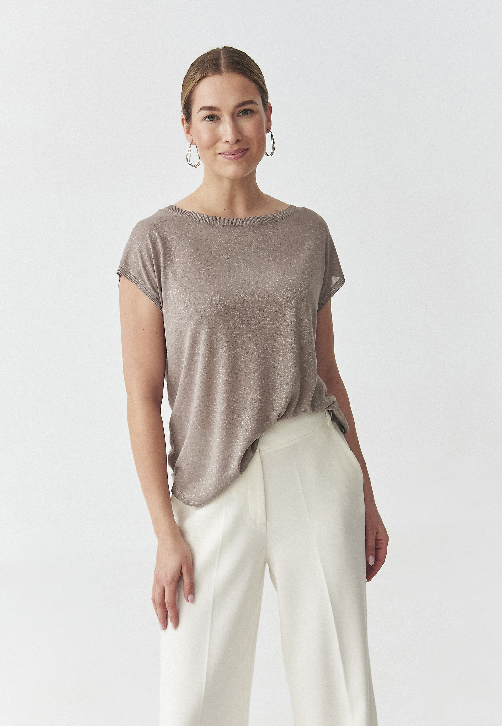 WISKOZOWY SWETER Z METALIZOWANYM WŁÓKNEM — GOLDIE WISKOZOWY SWETER Z METALIZOWANYM WŁÓKNEM — GOLDIE BEŻOWY 105243