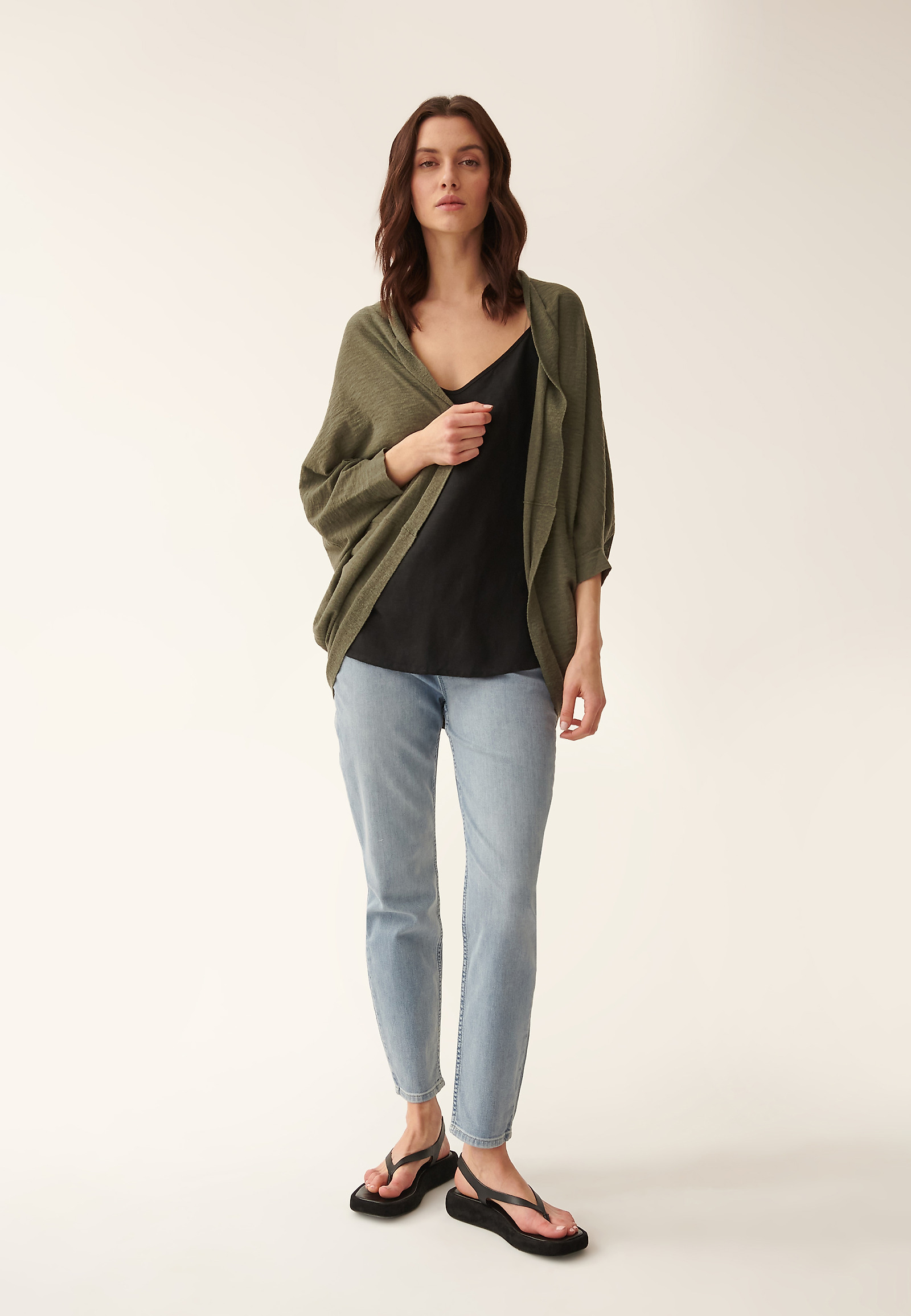 LUŹNY KARDIGAN BEZ ZAPIĘCIA FRU LUŹNY KARDIGAN BEZ ZAPIĘCIA FRU KHAKI 87541