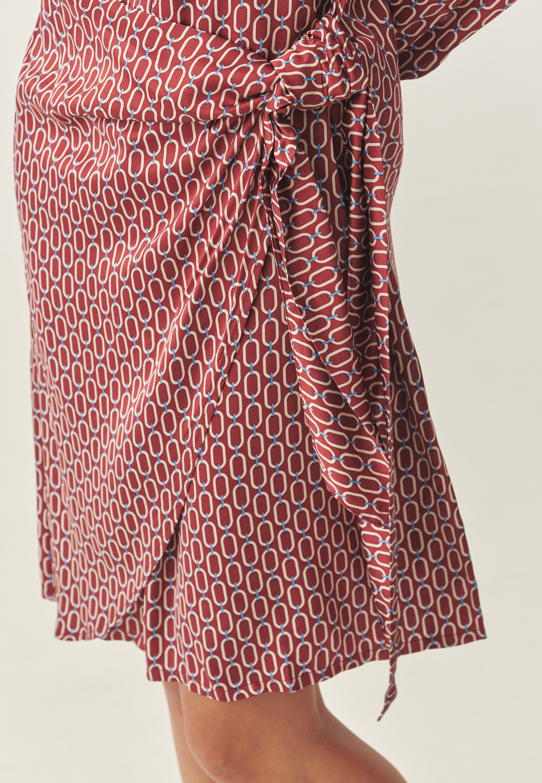 OBLEKA IZ VISKOZE S SRAJČNIM KROJEM IN AVTORSKIM VZORCEM - ZAMORA VEČBARVNA 2