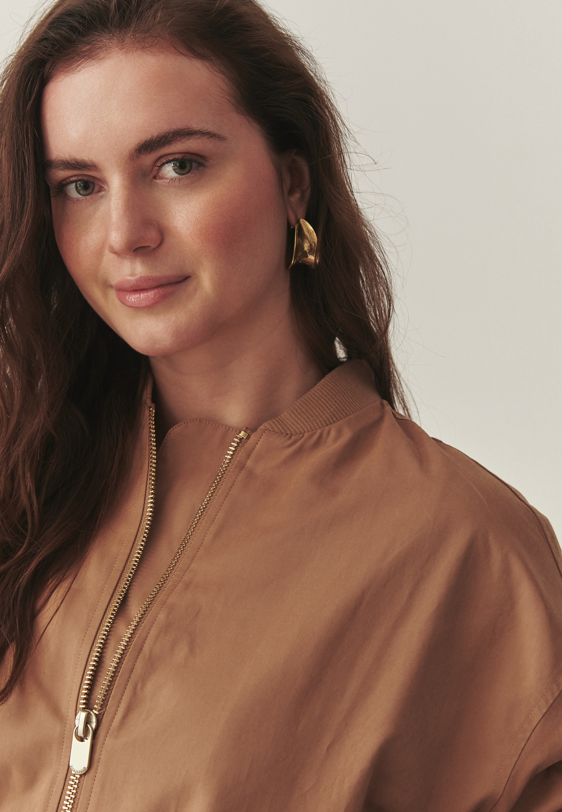 DÁMSKA BOMBERA – SAKALINO BÉŽOVÁ 2