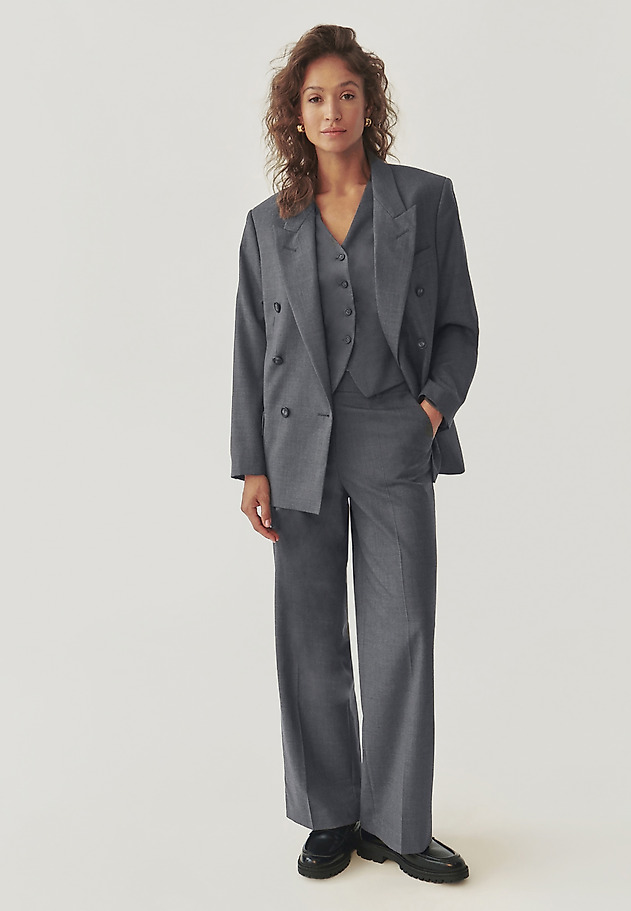 LADIES’ OVERSIZED DOUBLE-BREASTED BLAZER WITH DECORATIVE LAPELS - ERME LADIES’ OVERSIZED DOUBLE-BREASTED BLAZER WITH DECORATIVE LAPELS - ERME SZARY 3