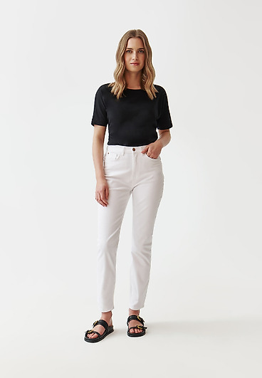 WYGODNE SPODNIE DAMSKIE O DOPASOWANYM KROJU - ROMIKI 1 WYGODNE SPODNIE DAMSKIE O DOPASOWANYM KROJU - ROMIKI 1