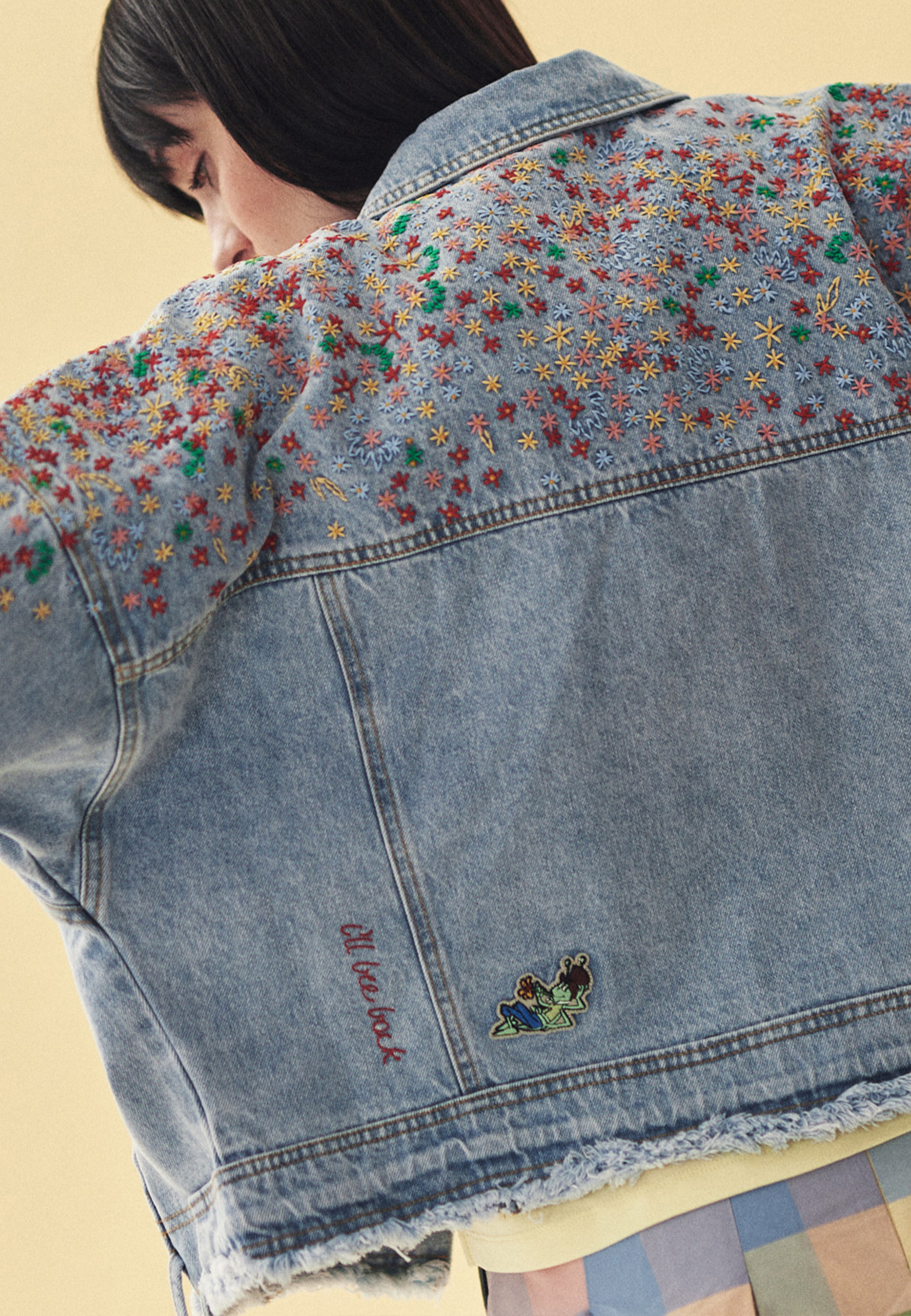 DŽÍNOVÁ BUNDA S VÝŠIVKOU – WARATIKA