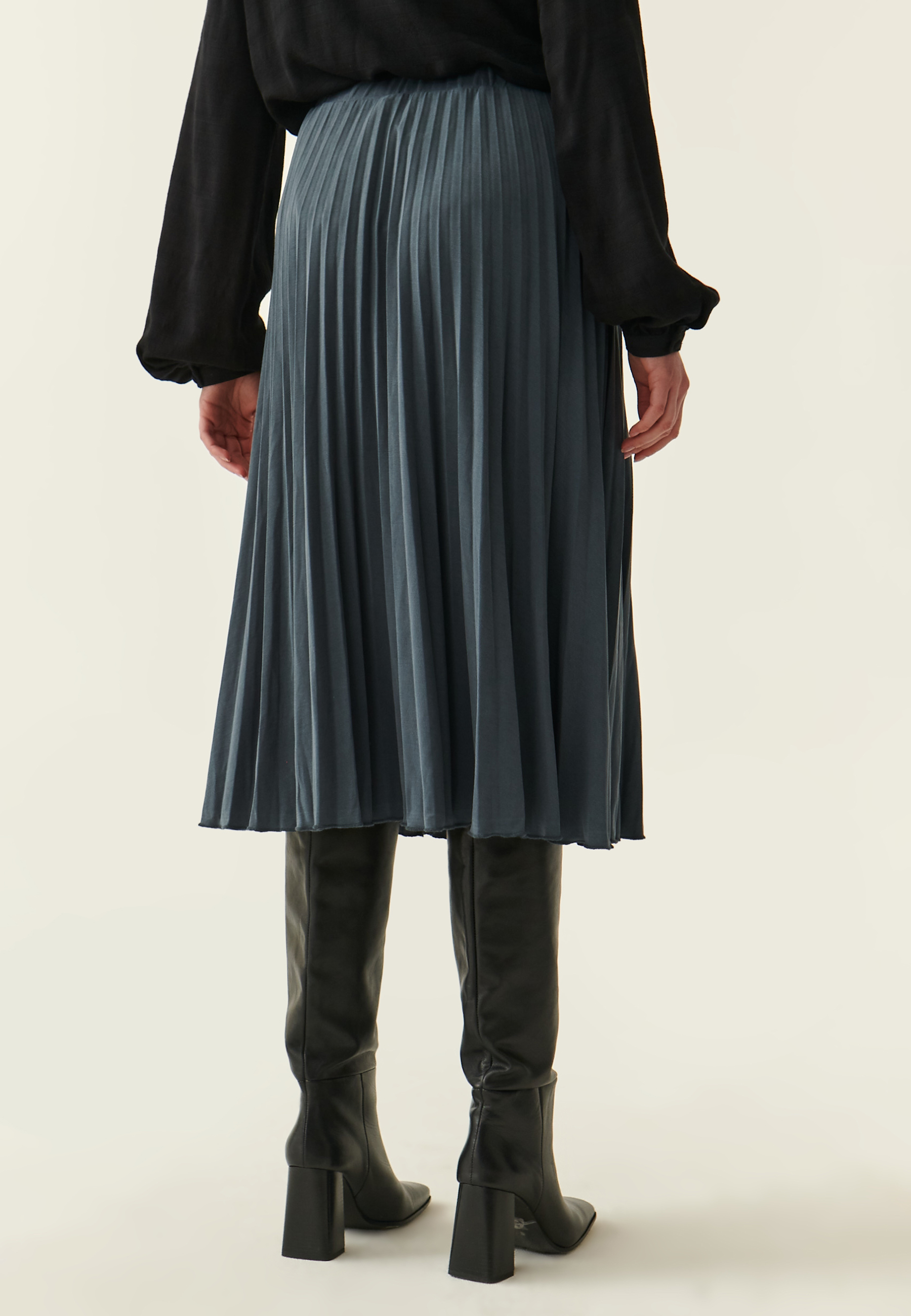 PLISOVANÁ MIDI SUKNĚ ALMI