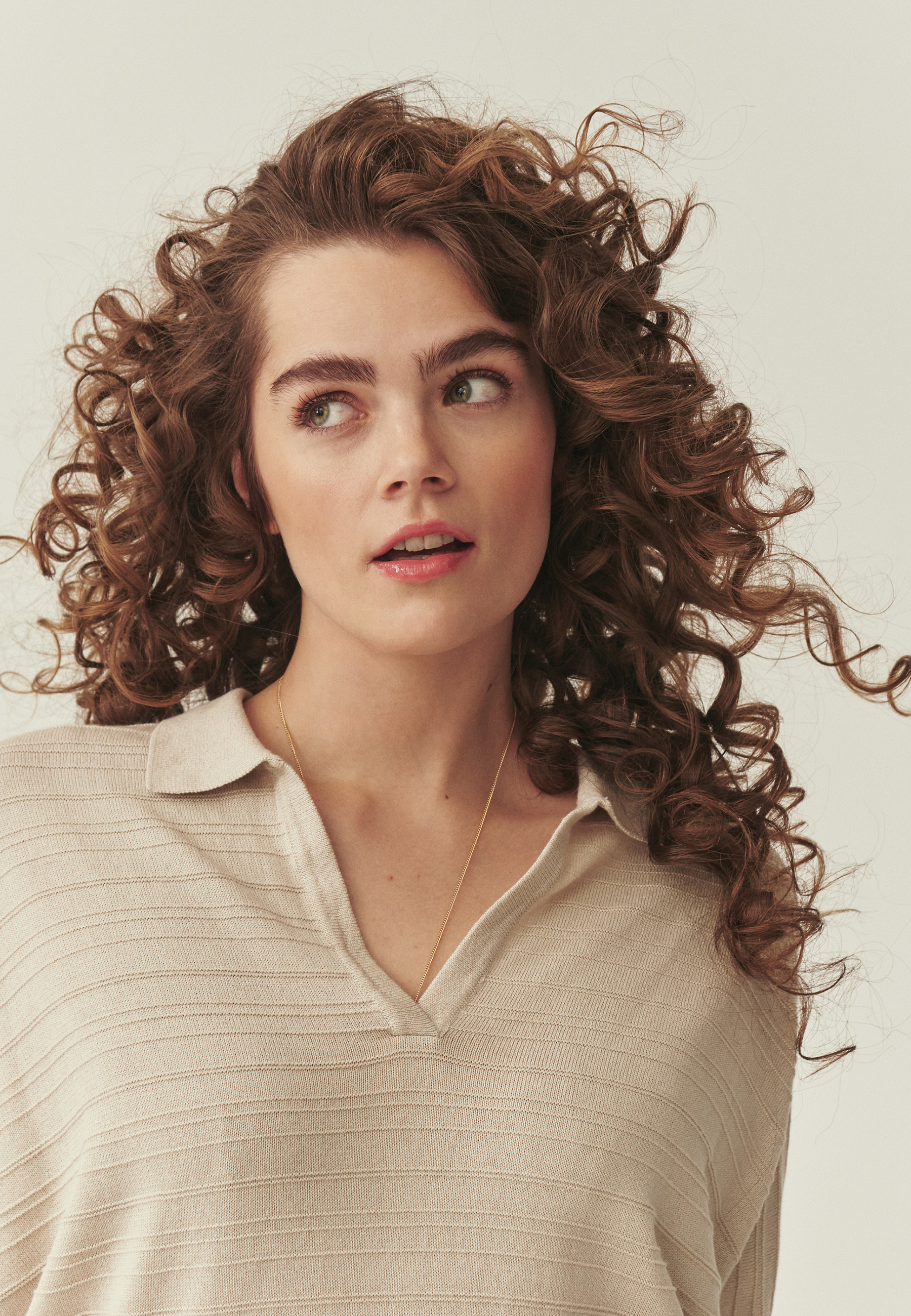 DZIANINOWA BLUZKA Z KOŁNIERZYKIEM - LIVIRI BEŻOWY 2