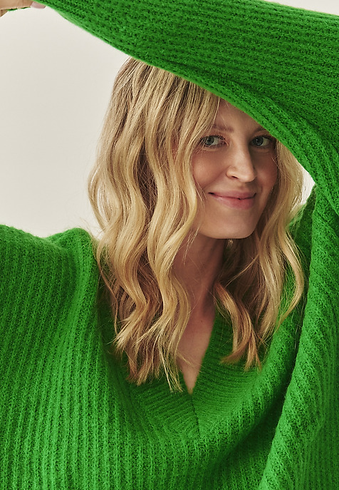 LADIES' OVERSIZE JUMPER WITH A CREW NECKLINE — ONYX GREEN 2