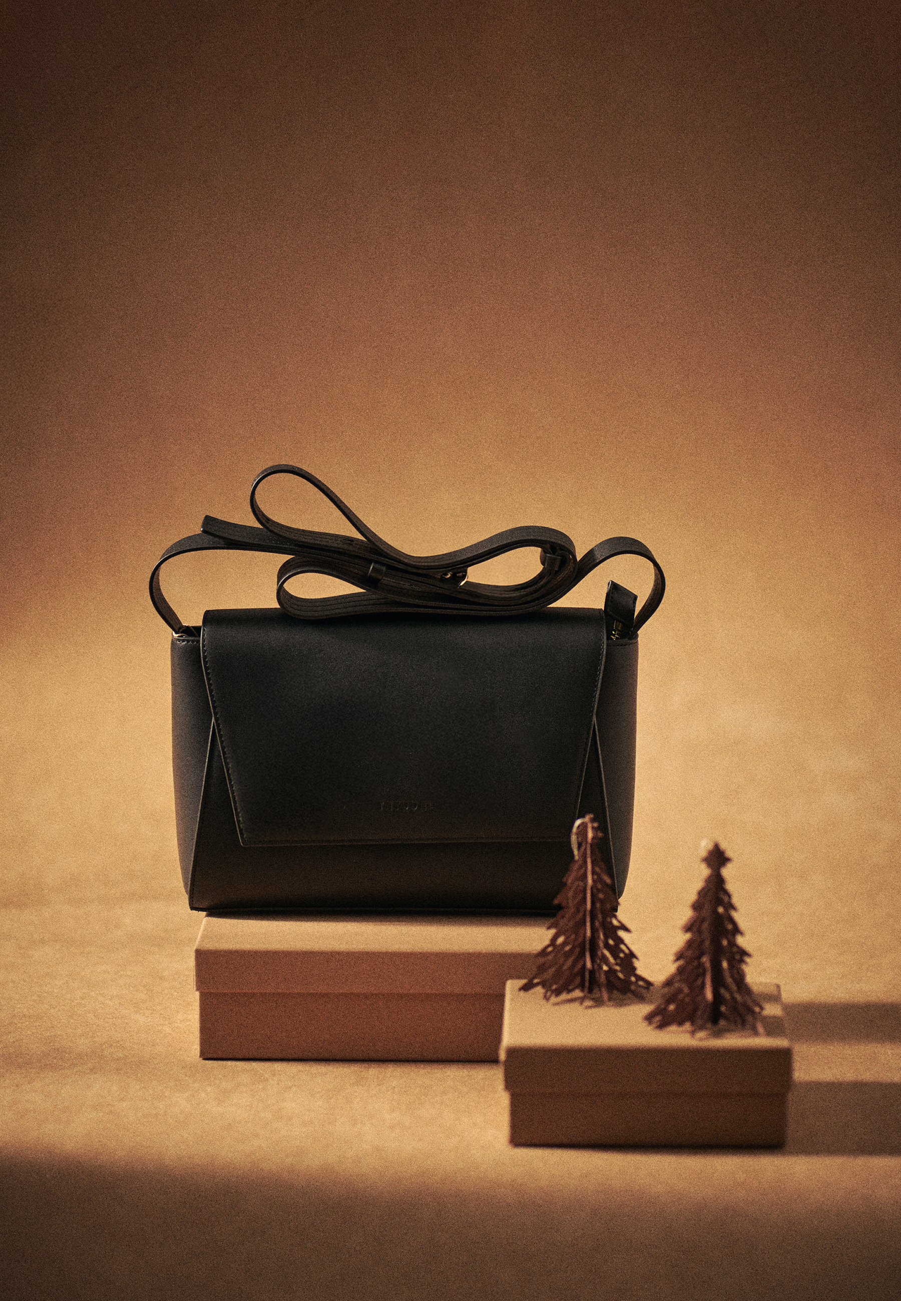 DÁMSKA KOŽENÁ TAŠKA - LENQA ČIERNA 2