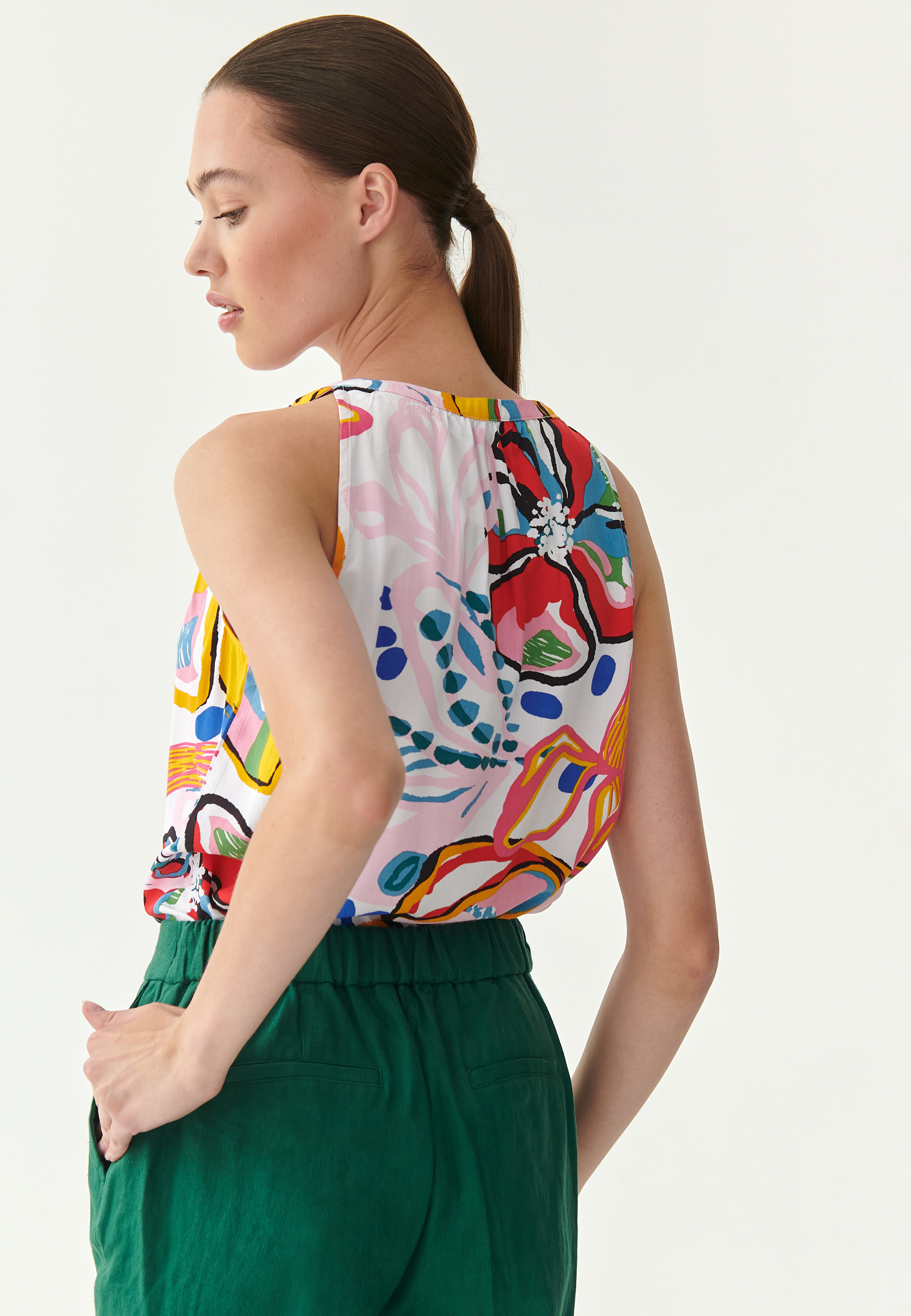 WZORZYSTA BLUZKA BEZ RĘKAWÓW FLORO 1