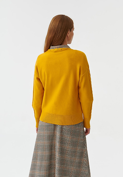 SWETER DAMSKI Z DEKOLTEM W SEREK POLI ŻÓŁTY 2