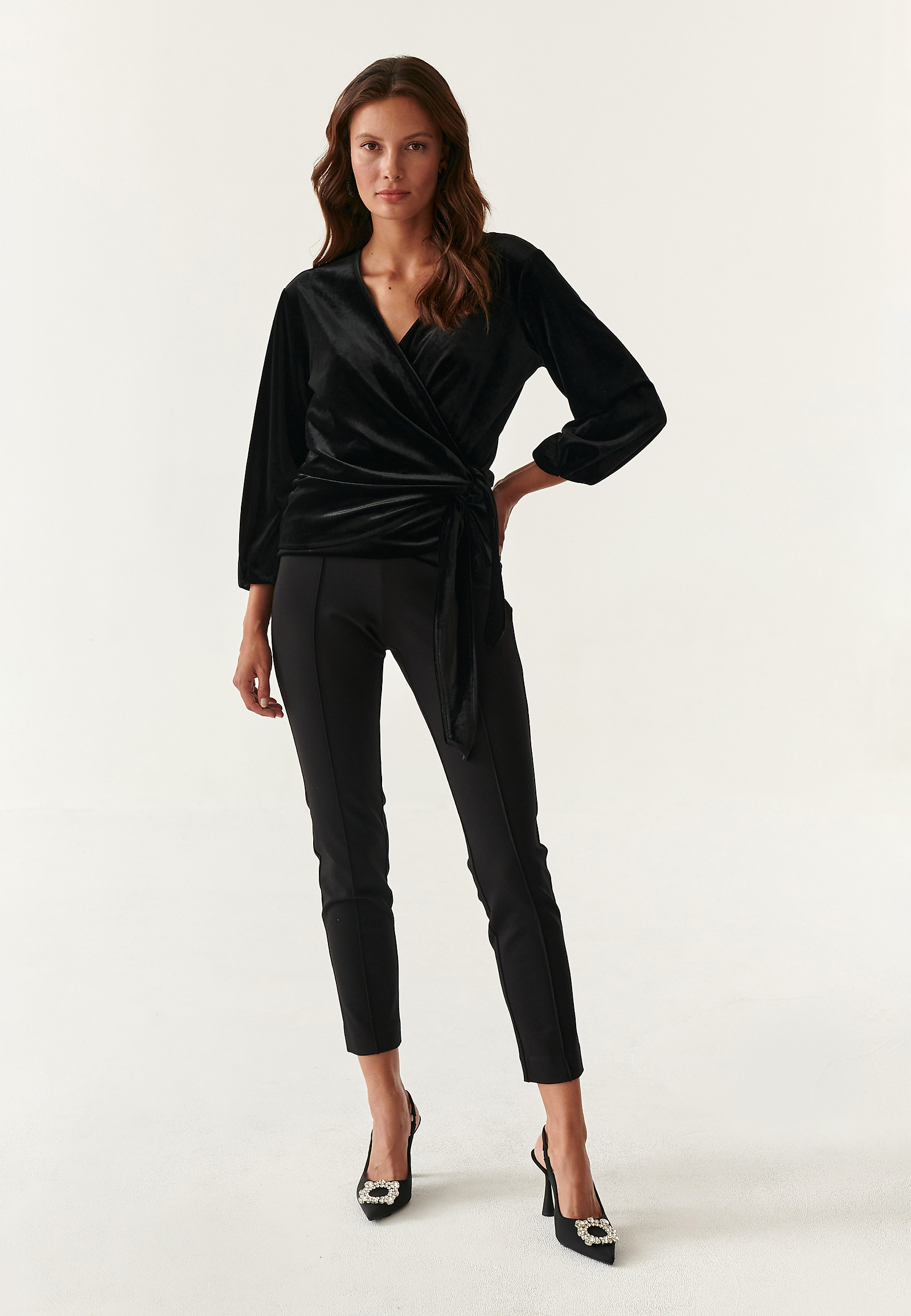 LADIES' VELVET WRAP BLOUSE VIVETI LADIES' VELVET WRAP BLOUSE VIVETI BLACK 83486