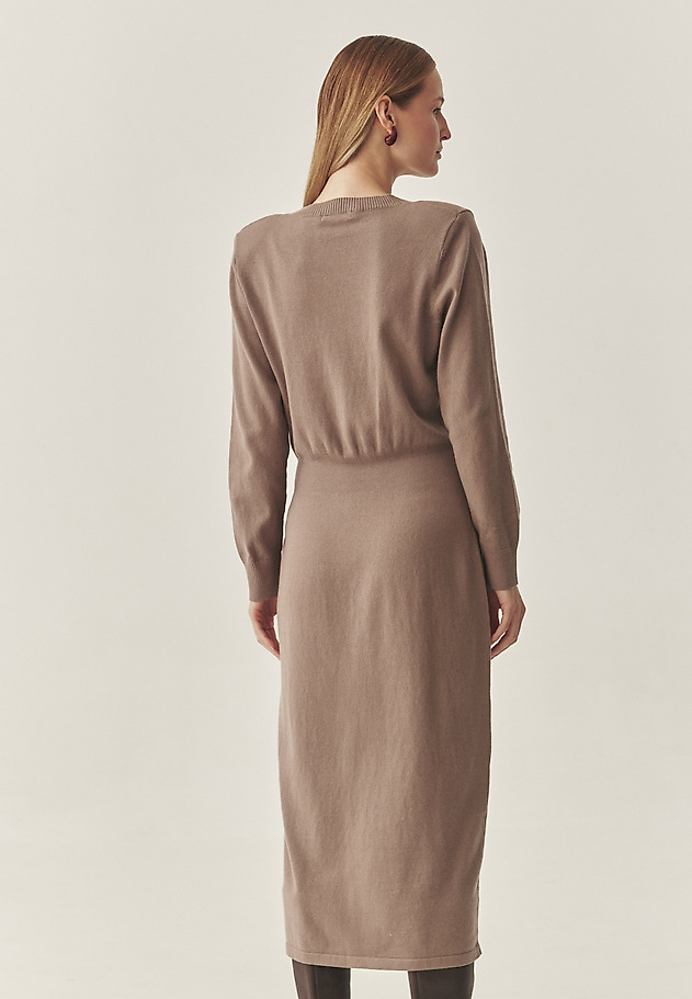 FITTED YARN MIDI DRESS — JASMINE FITTED YARN MIDI DRESS — JASMINE BEIGE 3